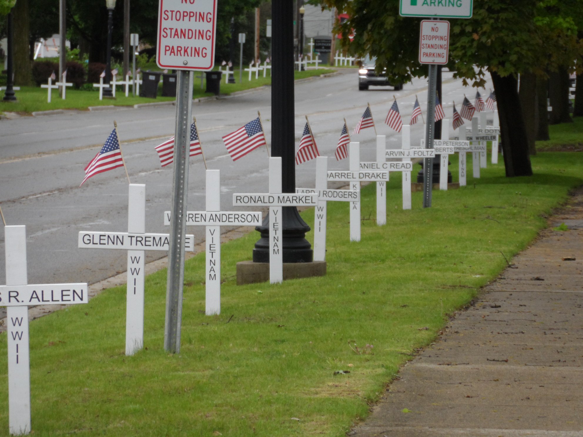 E-Memorial Day Crosses Broad St..JPG