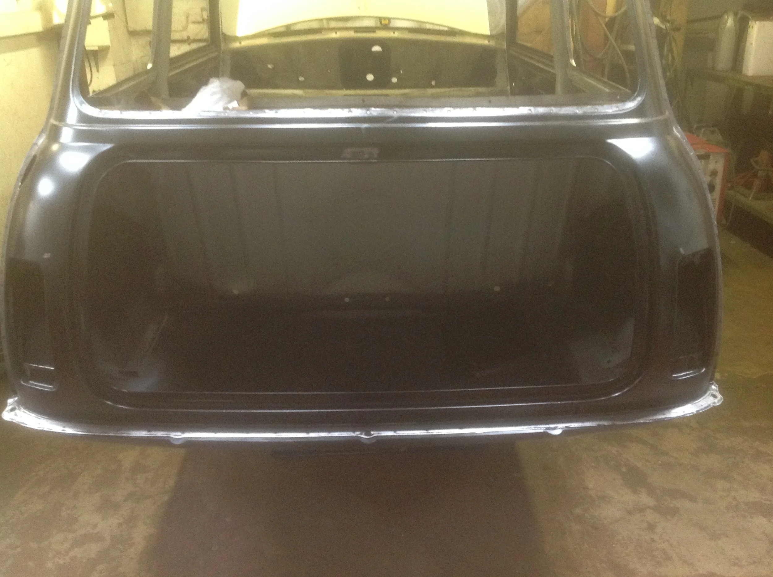 Boot_area_of_Stripped_Mini_Clubman.JPG