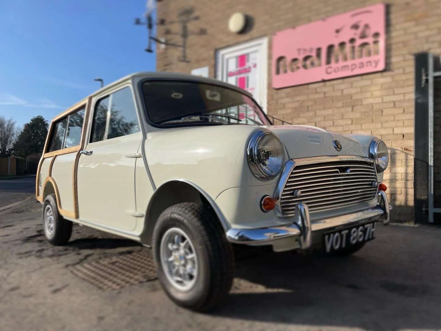 Restoring a 1970 Austin Mini Traveller