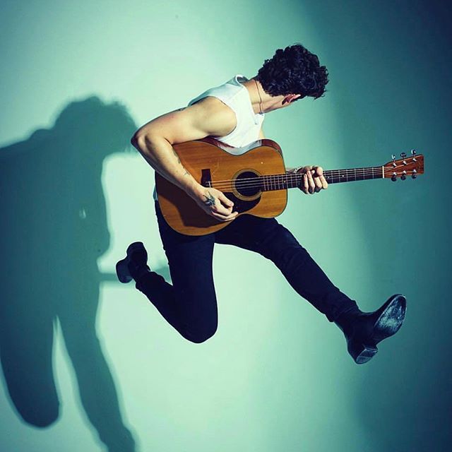 Hop on the band wagon and head to @mogulyze to create an experience of a lifetime and see Shawn Mendes The Tour up close and personal!