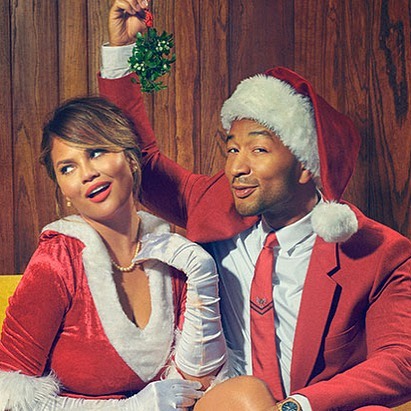 See John kiss Chrissy under the mistletoe at his Legendary Christmas Tour!