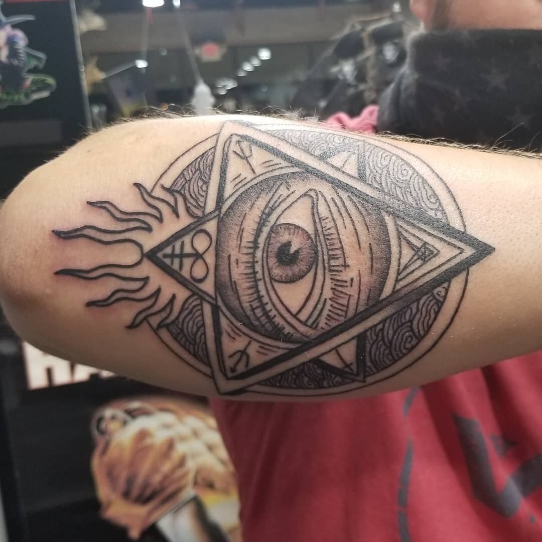 Love doing stuff like this! Dark, creepy! Hell yeah! Thanks man! #allseeingeye #fkirons #worldfamousink #linework #evileye #electrumstencilproducts #grandrapidstattoo