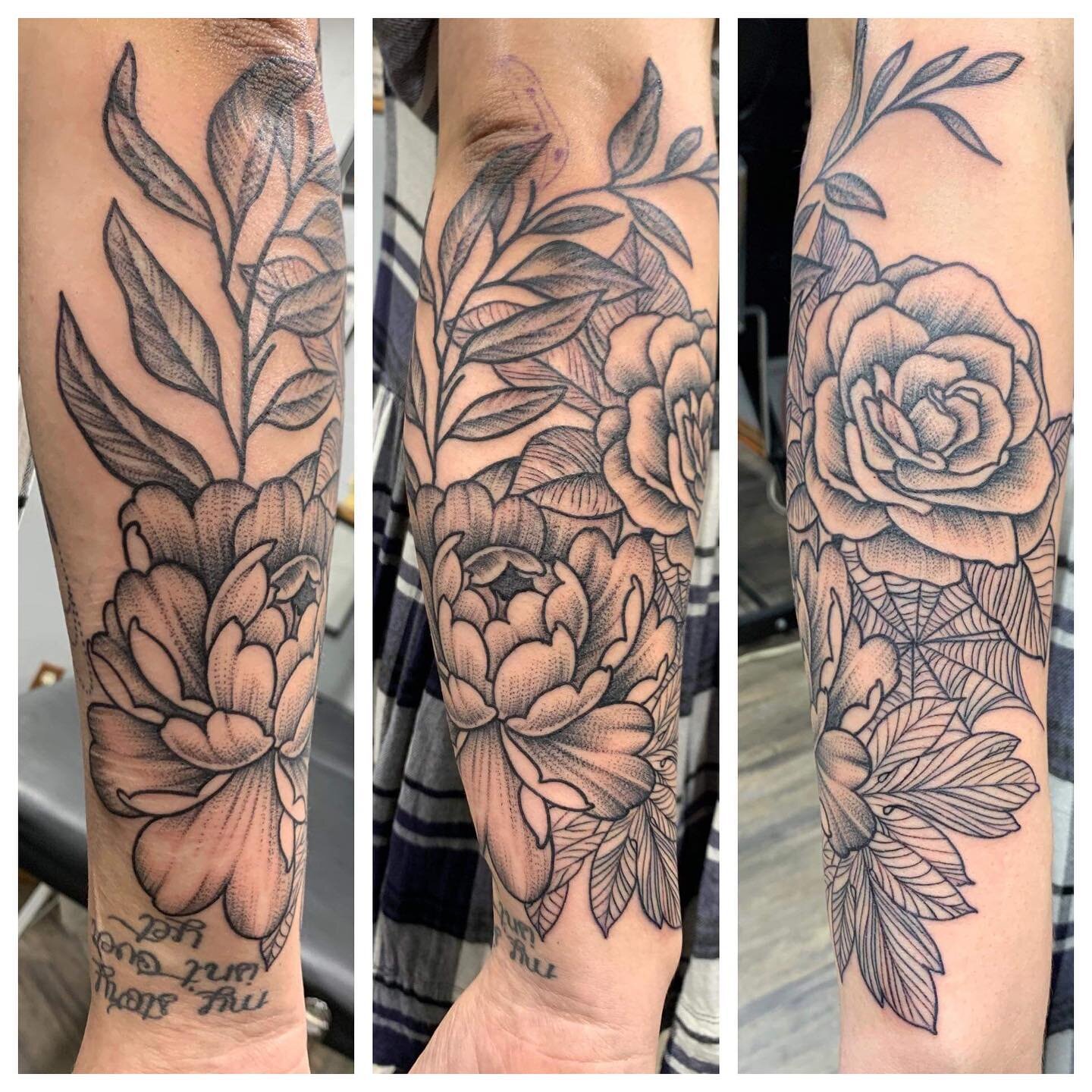 Is this the best way to give flowers on Valentine&rsquo;s Day? This one was a pleasure to do! Booking appointments at @lightningrevivaltattoo, email: mattbooking@lightningrevival.com 
⚡️
Proud @electrumsupply pro-team artist 
⚡️
@axysrotary @truetube