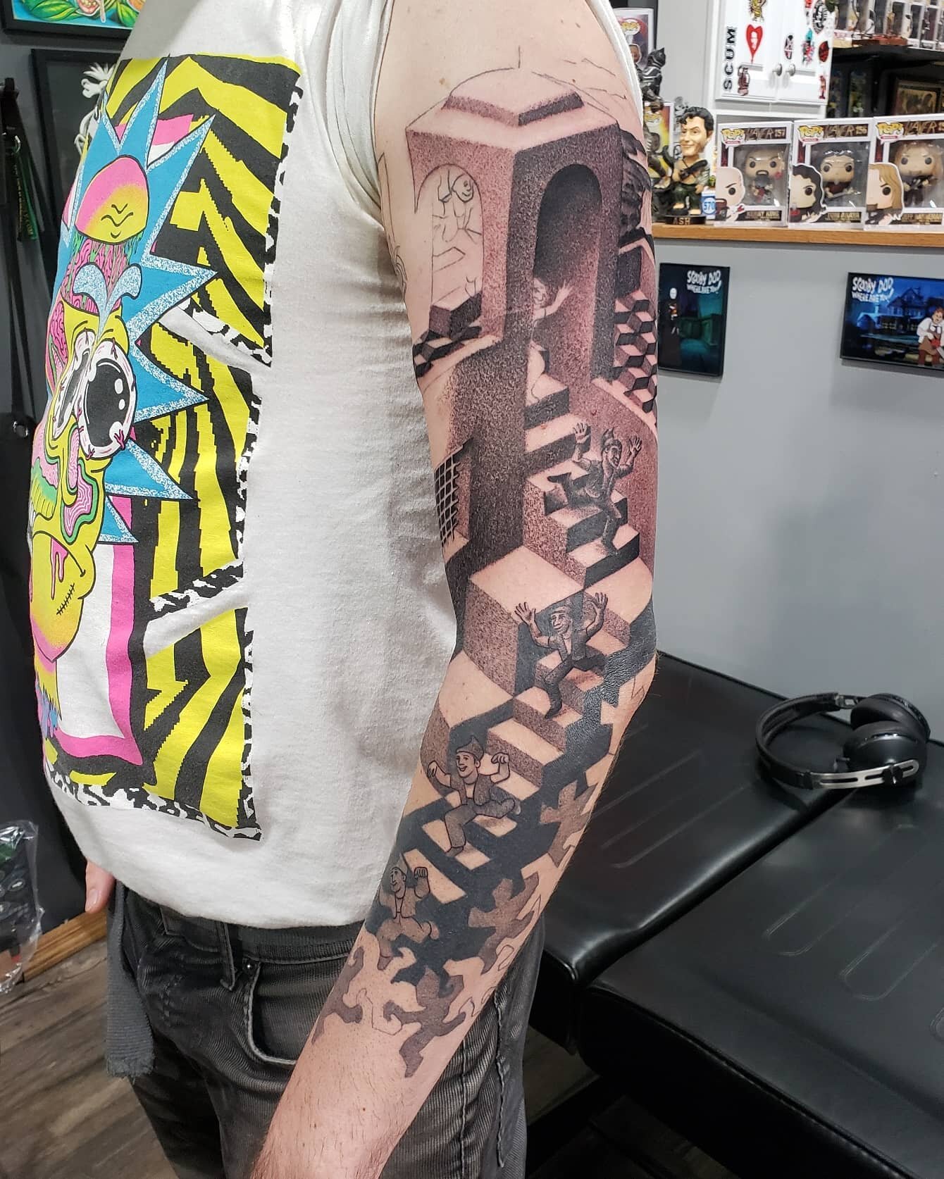 Check out this crazy MC Escher sleeve I've been lucky enough to tattoo! Thanks Jesh!!!
.
.
.
#LightningRevivalTattooCompany #LightningRevivalTattooCo #LightningRevivalTattoo #LightningRevival #LRTC #LRNate #mcescher #sleeve #sleevetattoo #dot #dots #