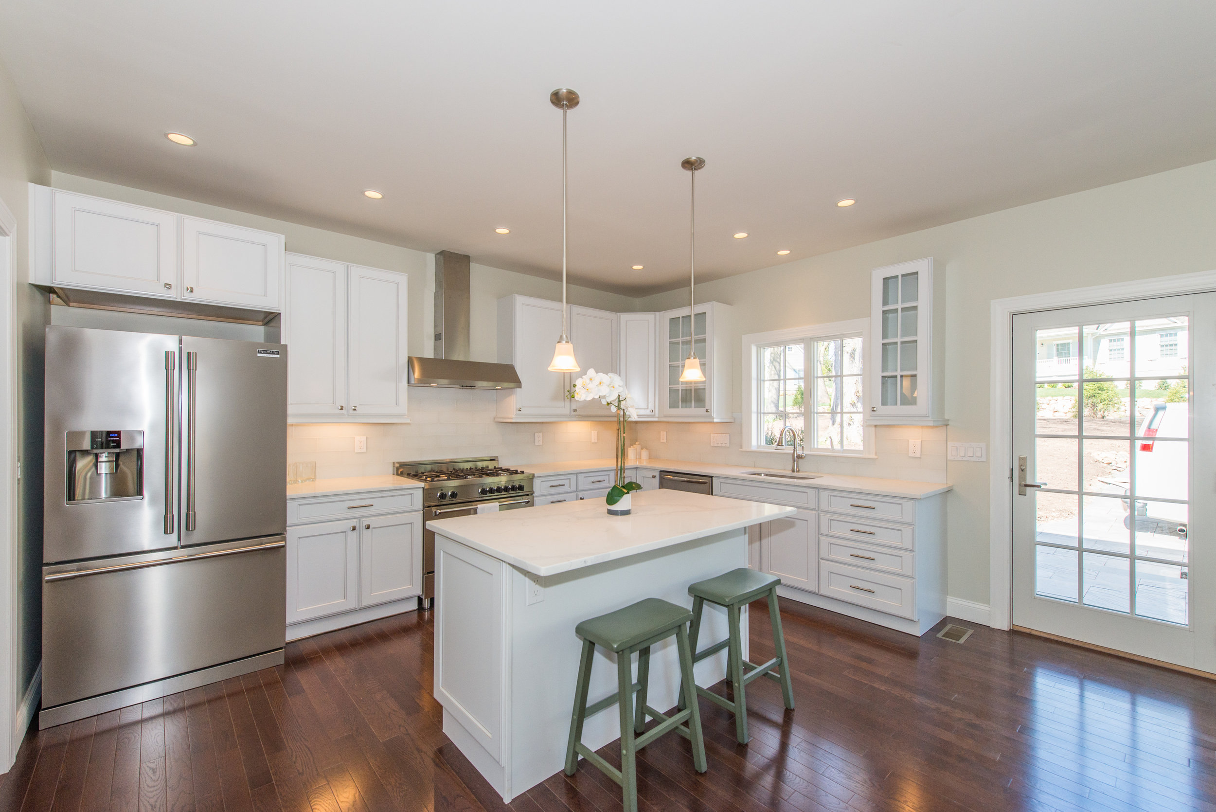 Wow Kitchen with Professional grade appliances