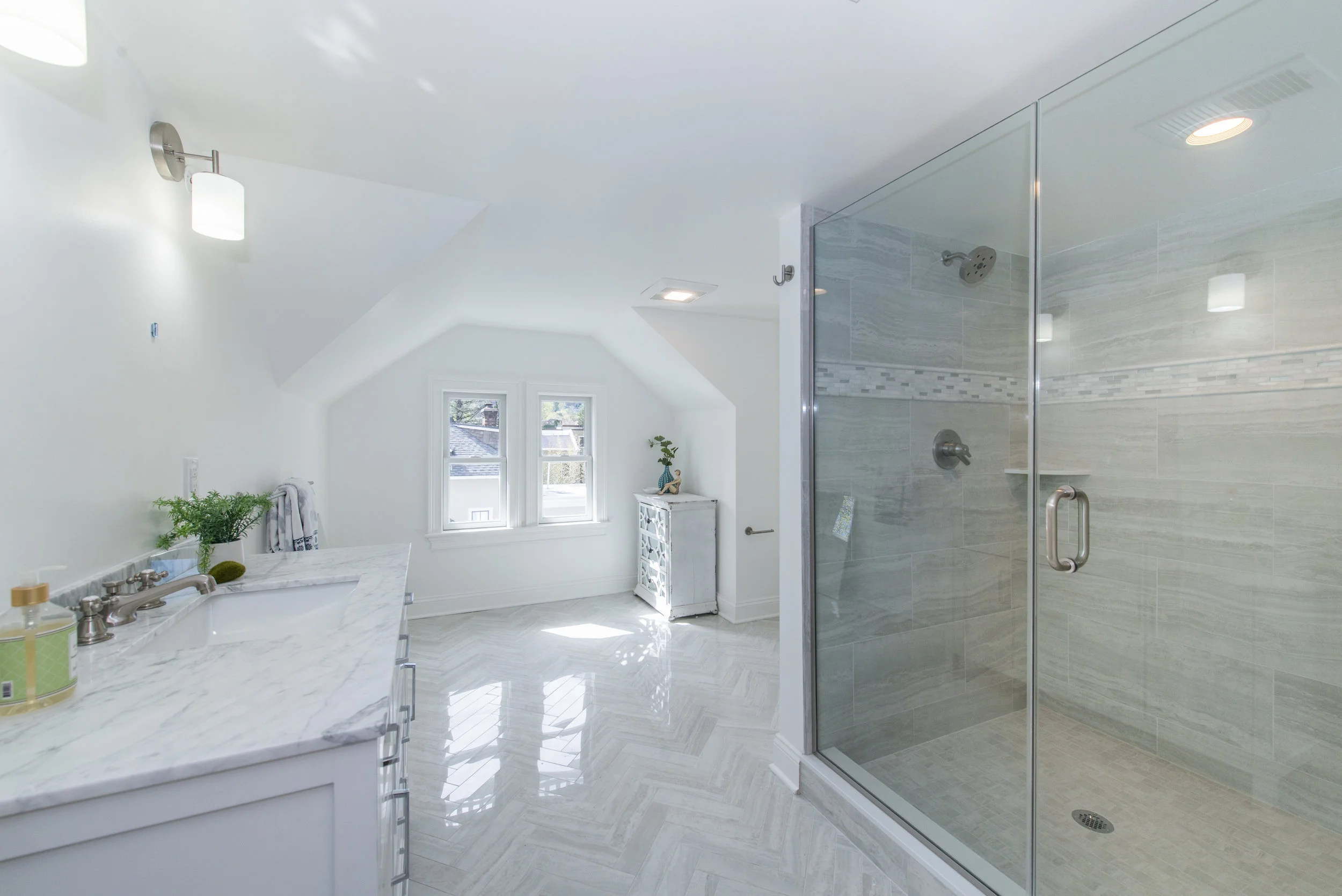Unit C _ 3rd Floor Master Bath