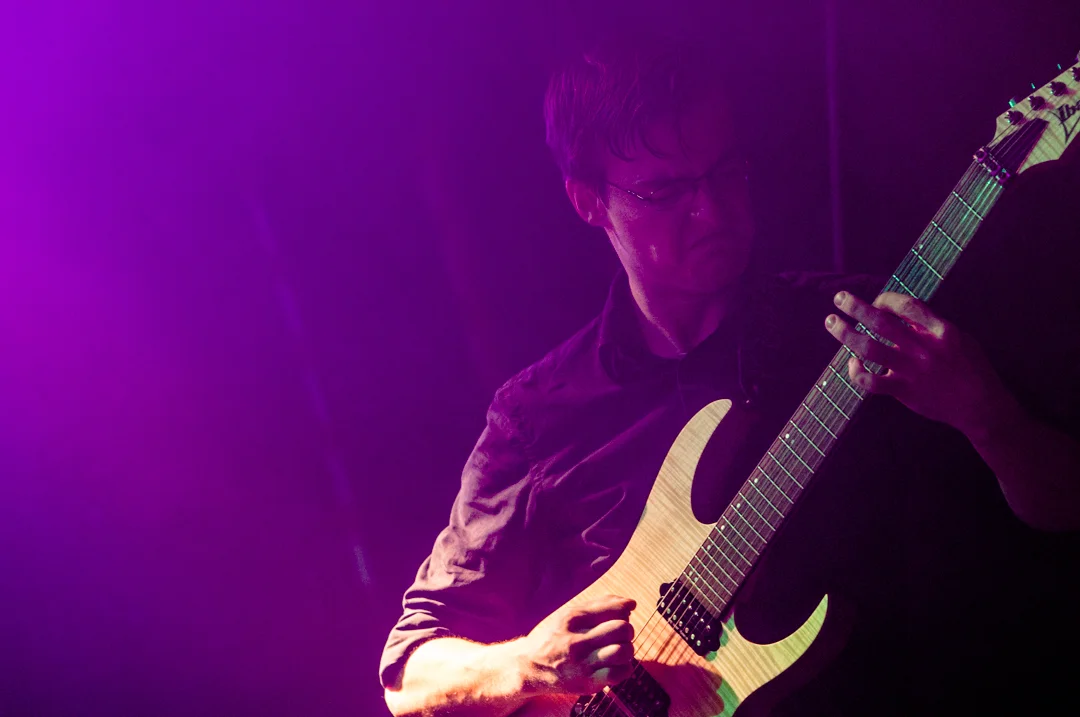 support act: the contortionist