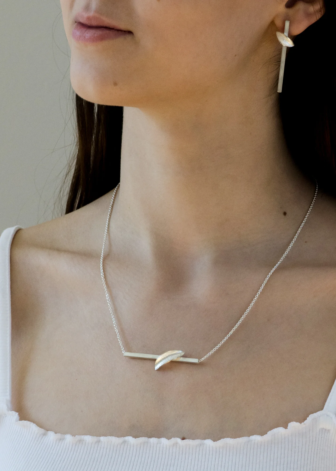 1_Bar-Necklace-CG_Grisez-7039.jpg