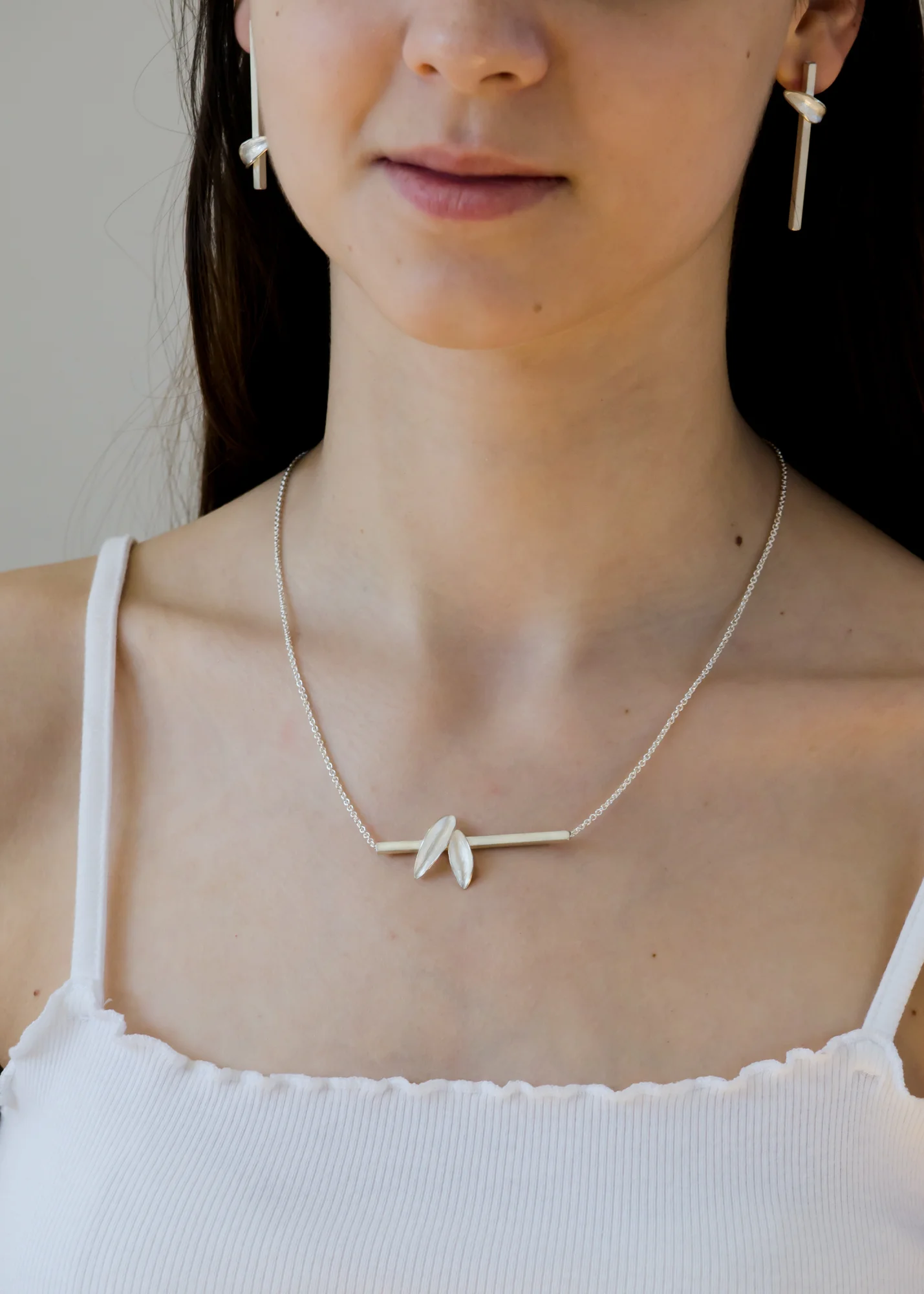 2_Bar-Necklace-CG_Grisez-7045.jpg