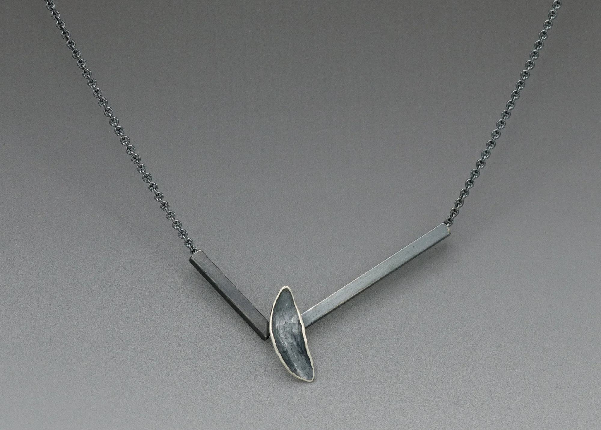 Split_Bar-Necklace-CG_Grisez-7735.jpg