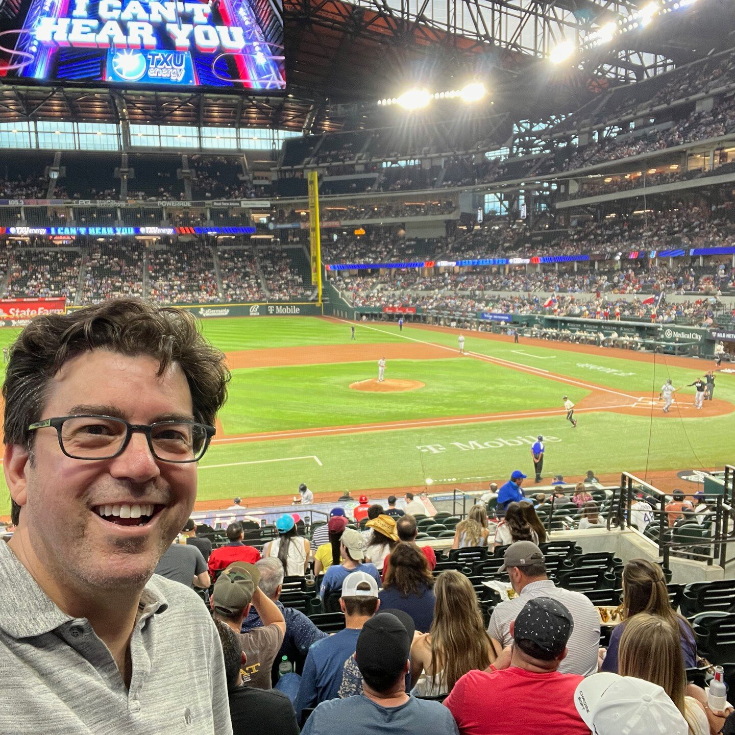 For #throwbackthursday and baseball's #openingday, here&rsquo;s a photo from 1 of my trips to the #dallas #fortworth area for 3 different #keynotespeaking engagements last year. I managed to see the eventual World Series Champion #texasrangers. #play