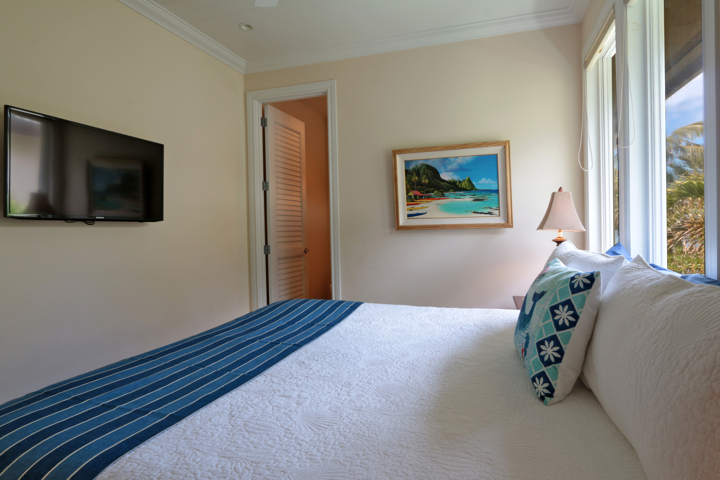 maui-oceanfront-luxury-property-rental-Bliss Third Bedroom TV.JPG