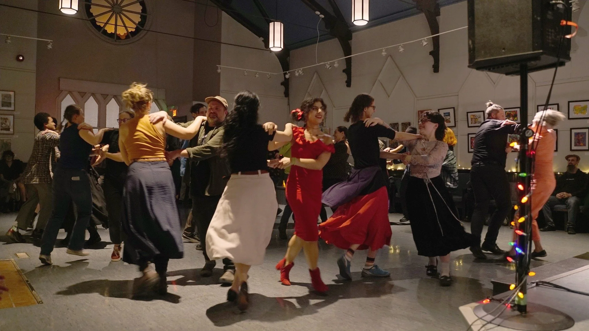 LIVE FOLK MUSIC &amp; DANCING