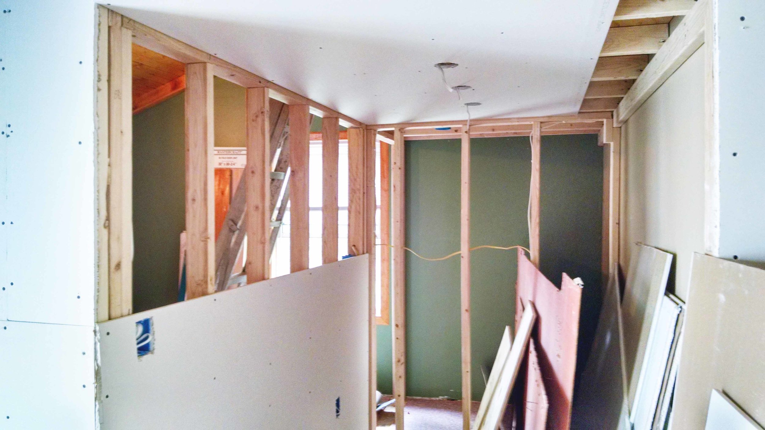 HANGING DRYWALL