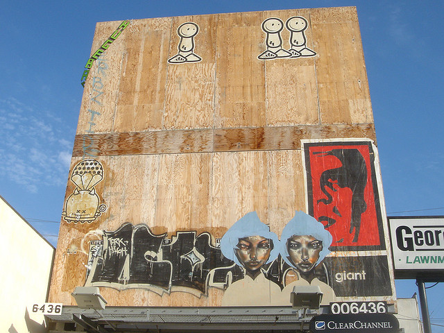 David-Choe-Giant-Robot-Billboard-Graffiti