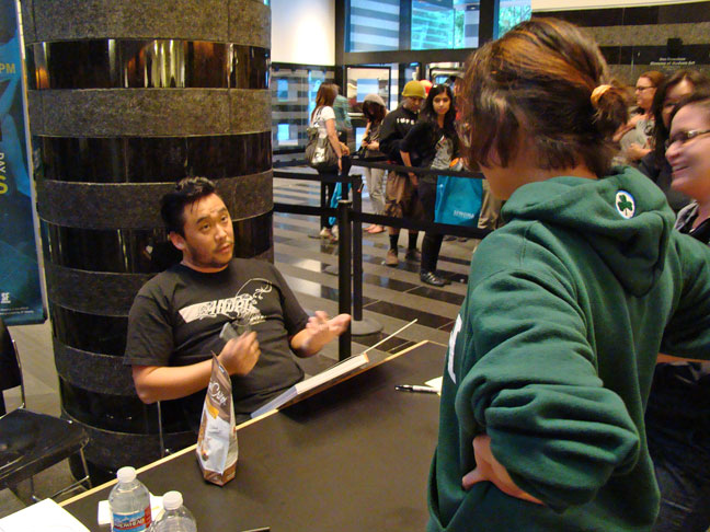 David-Choe-Signing-at-SFMOMA-02