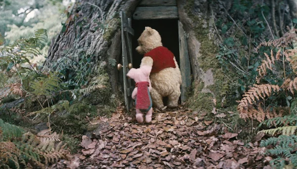 Christopher-Robin-Tree-Pooh-Piglet.jpg