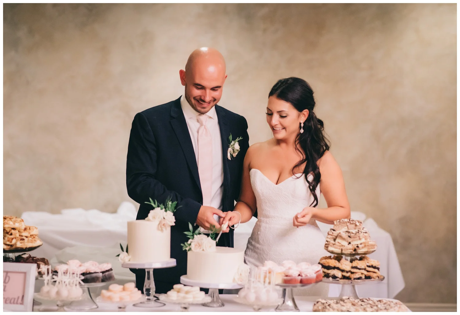 KitchenerWeddingPhotographer_0611.jpg