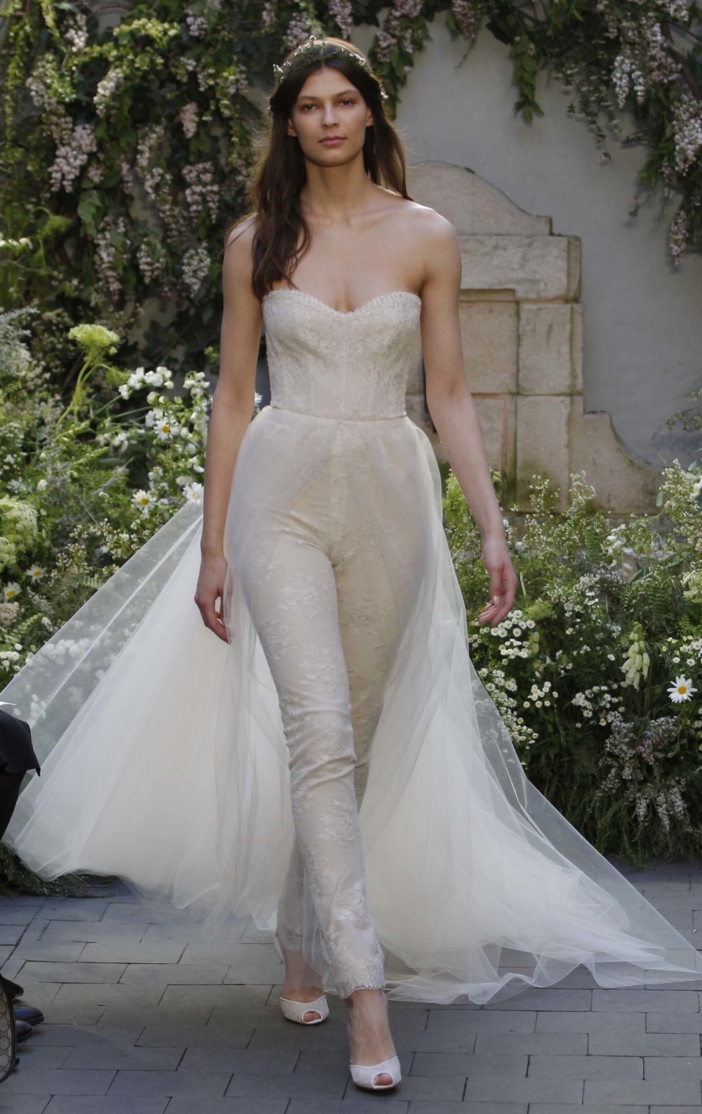 10-monique-lhuillier-bridal-spring-17.jpg