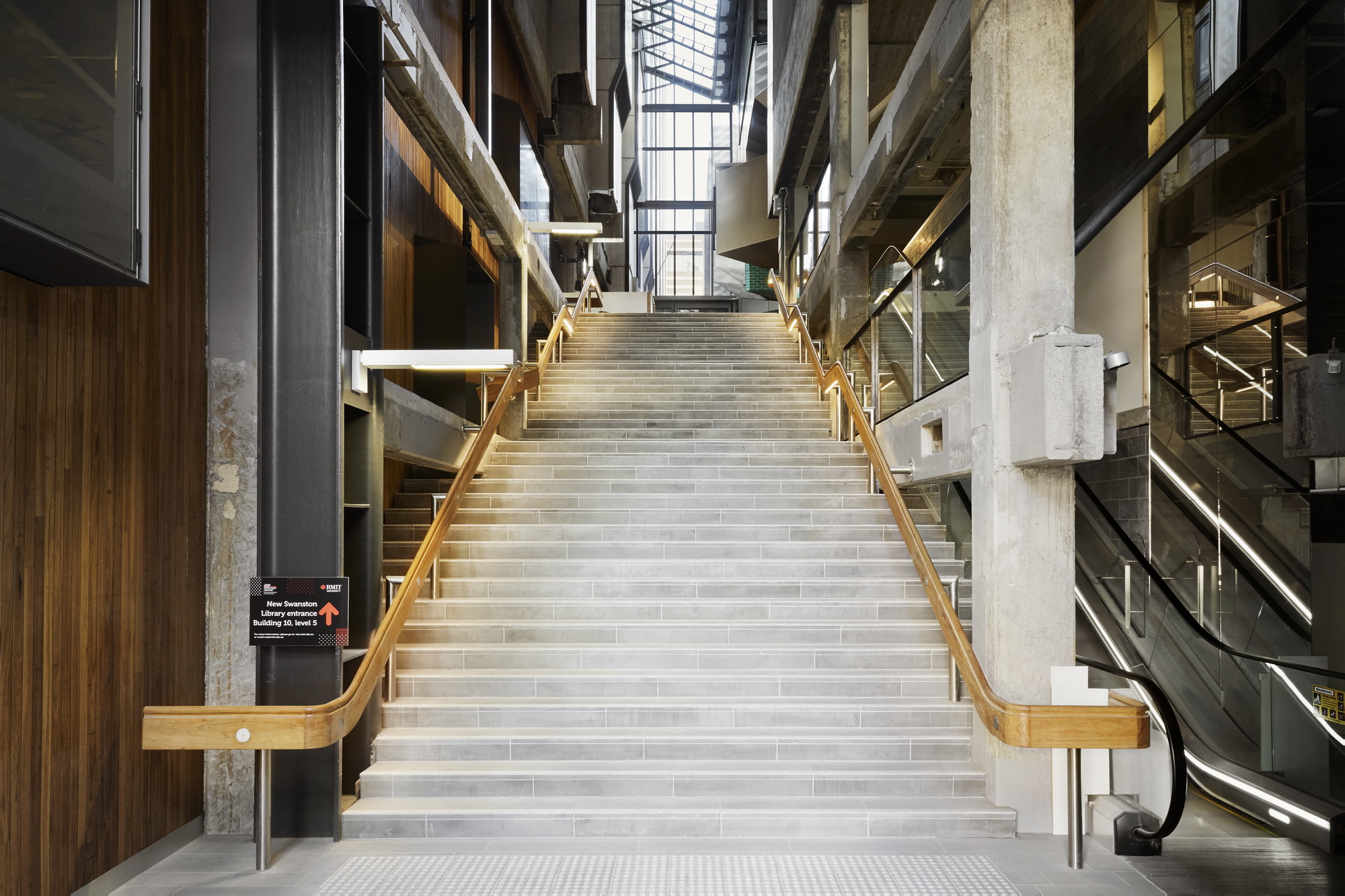 RMIT_S2_071_resize.jpg