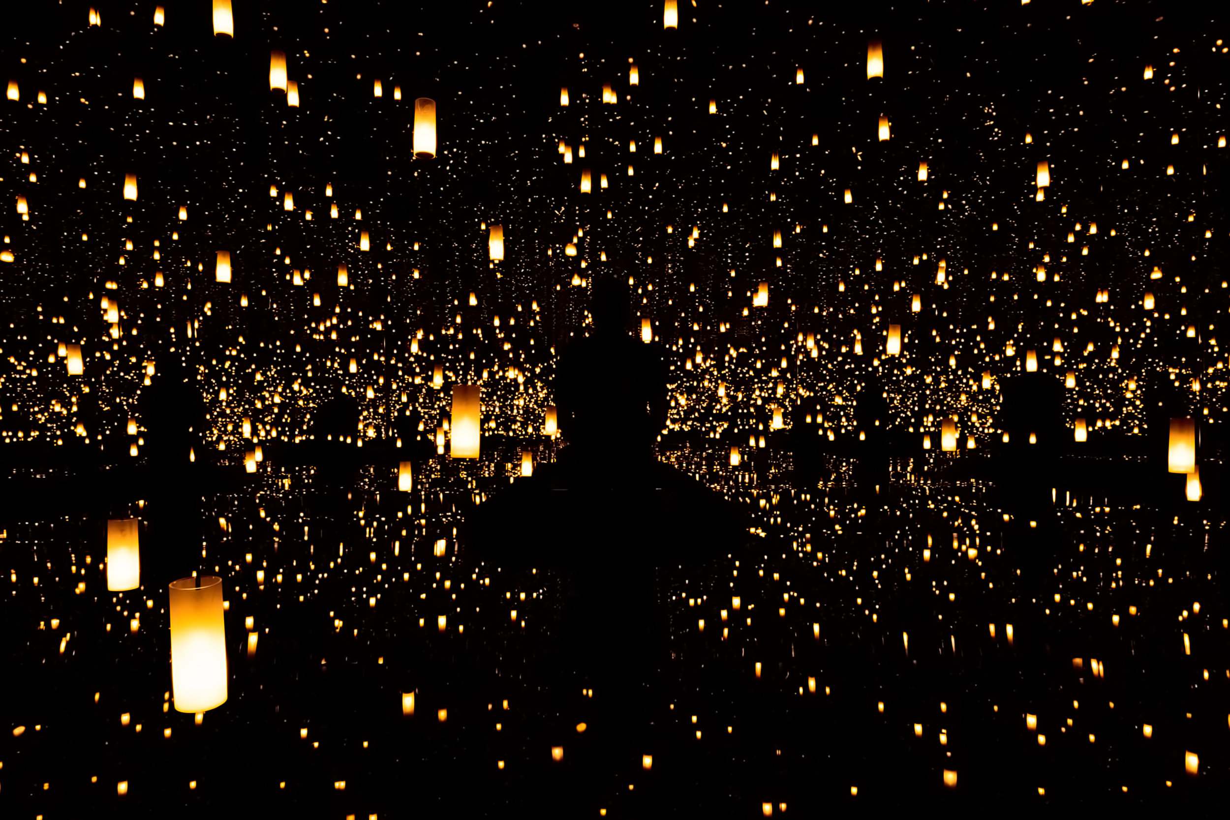  Infinity Mirrored Room — Aftermath of Obliteration of Eternity (my favorite) 