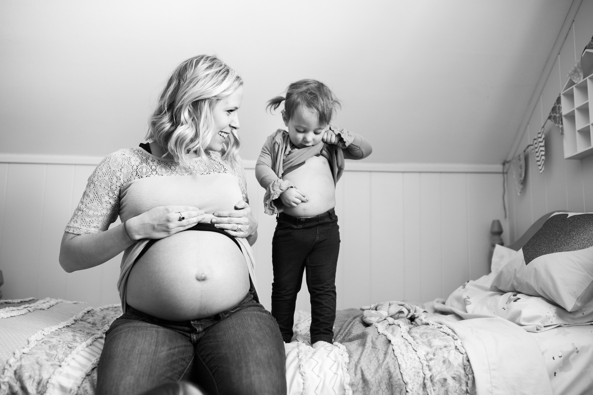 vanessa wyler newborn maternity lifestyle photographer pewaukee waukesha wisconsin