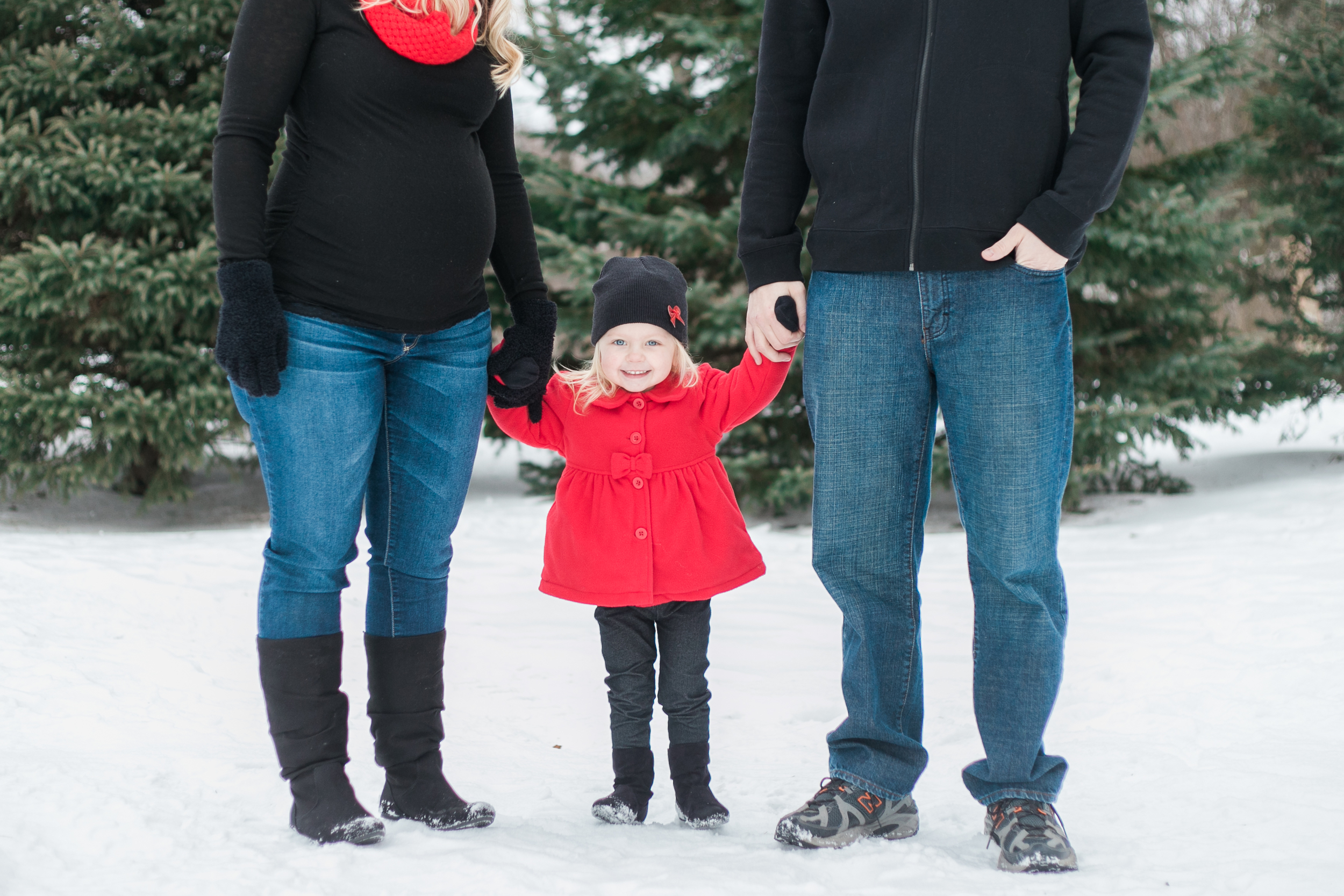 outdoor winter maternity session pewaukee wisconsin vanessa wyler