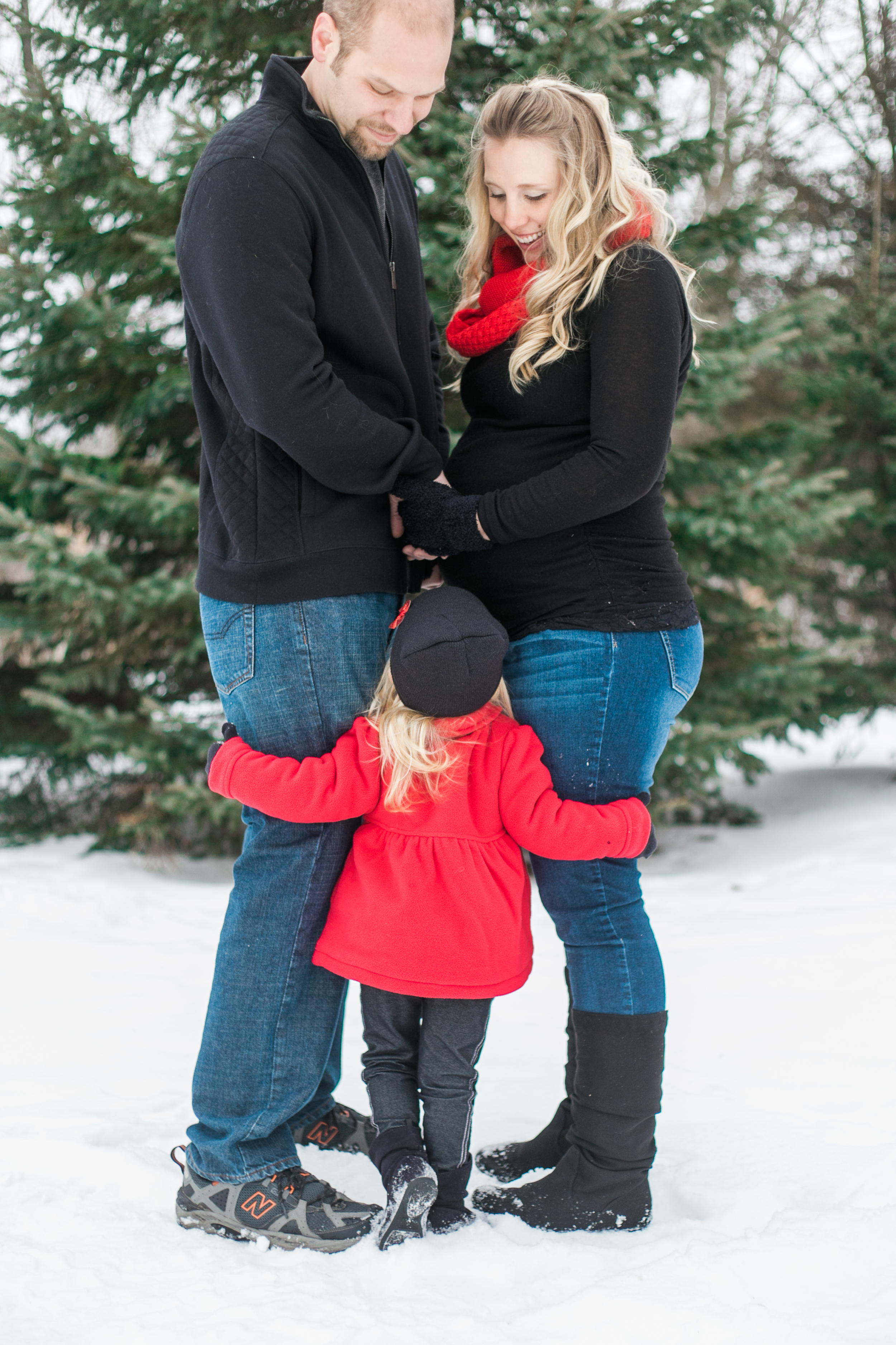 outdoor winter maternity session pewaukee wisconsin vanessa wyler