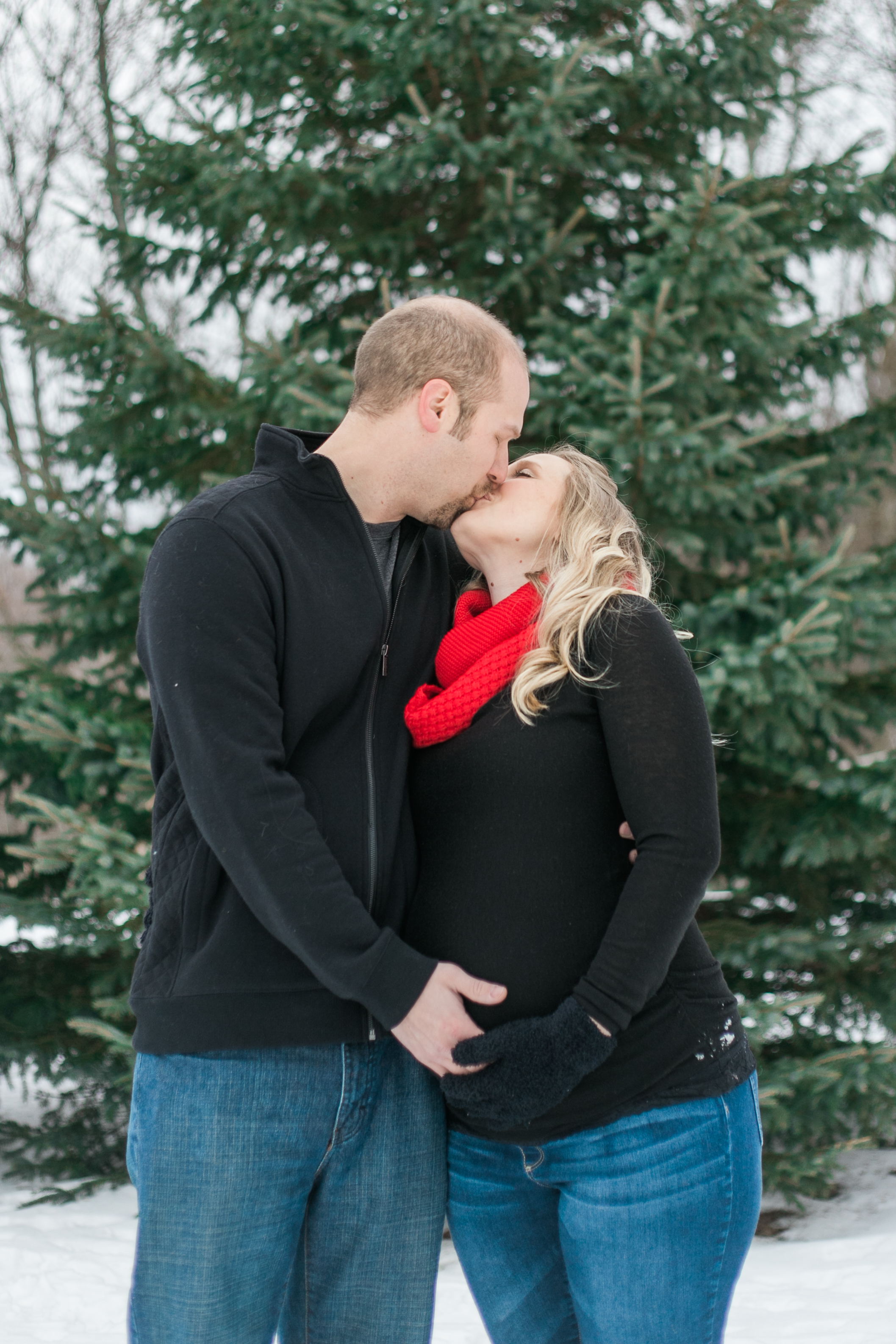 outdoor winter maternity session pewaukee wisconsin vanessa wyler