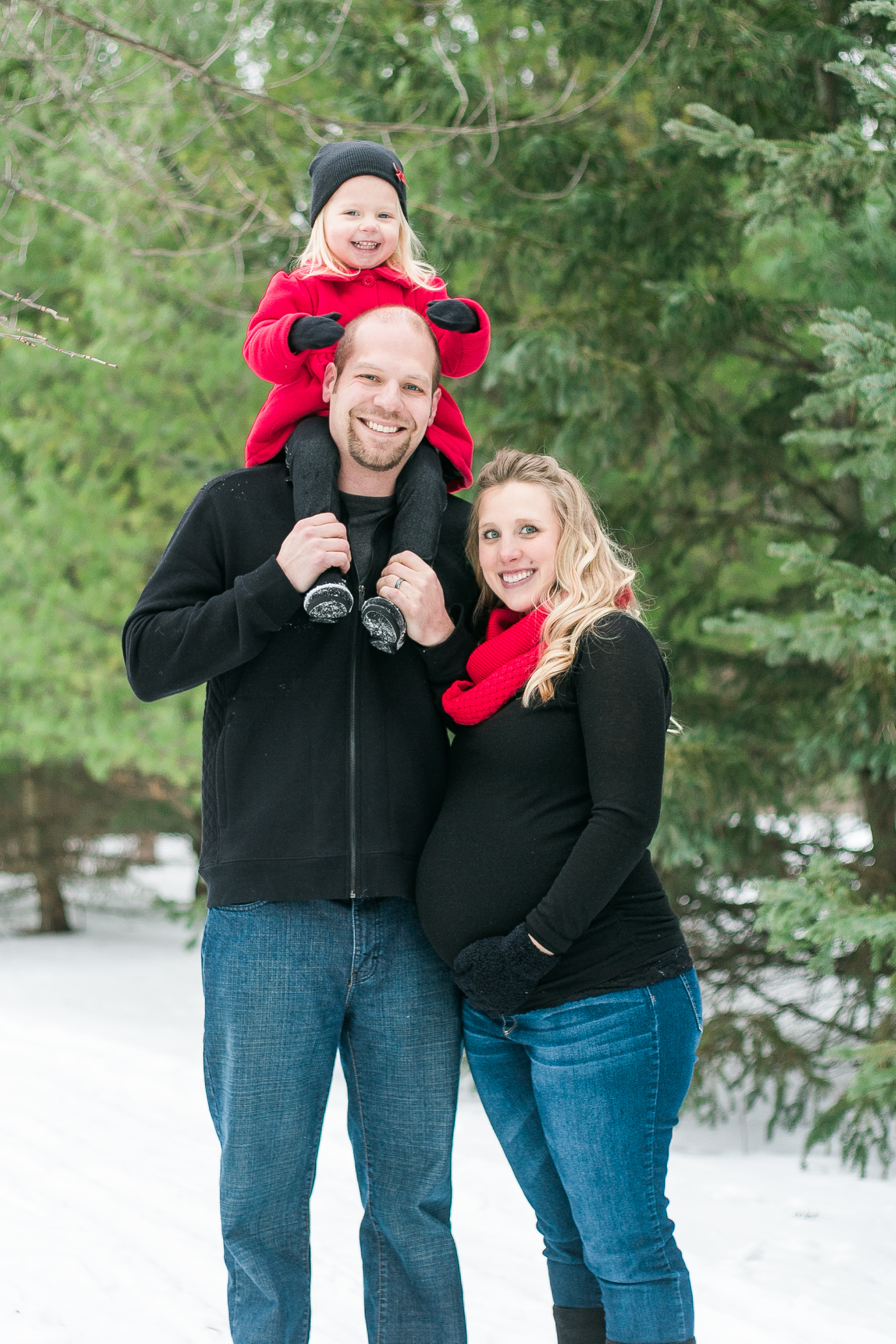 outdoor winter maternity session pewaukee wisconsin vanessa wyler