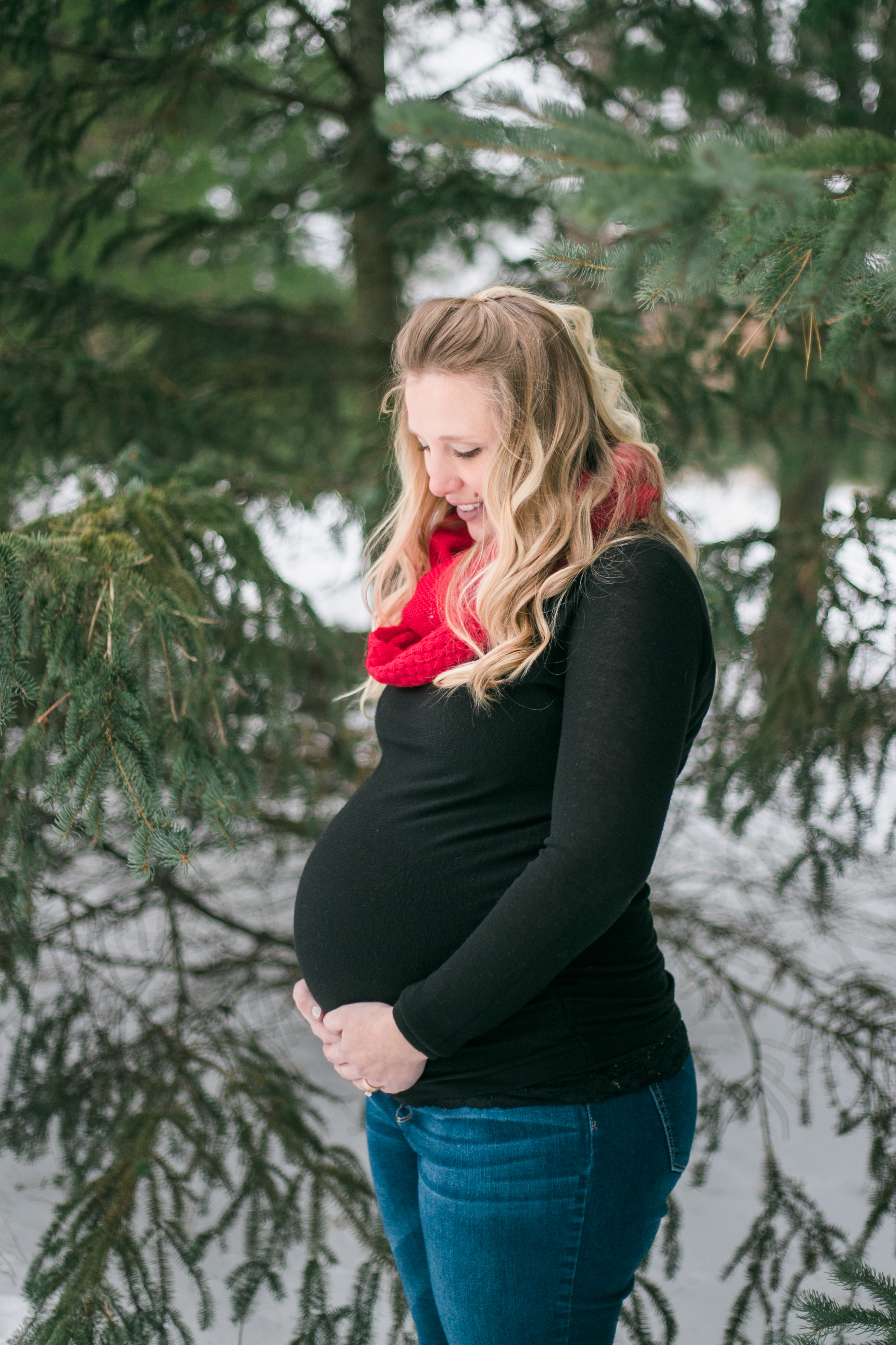 outdoor winter maternity session pewaukee wisconsin vanessa wyler