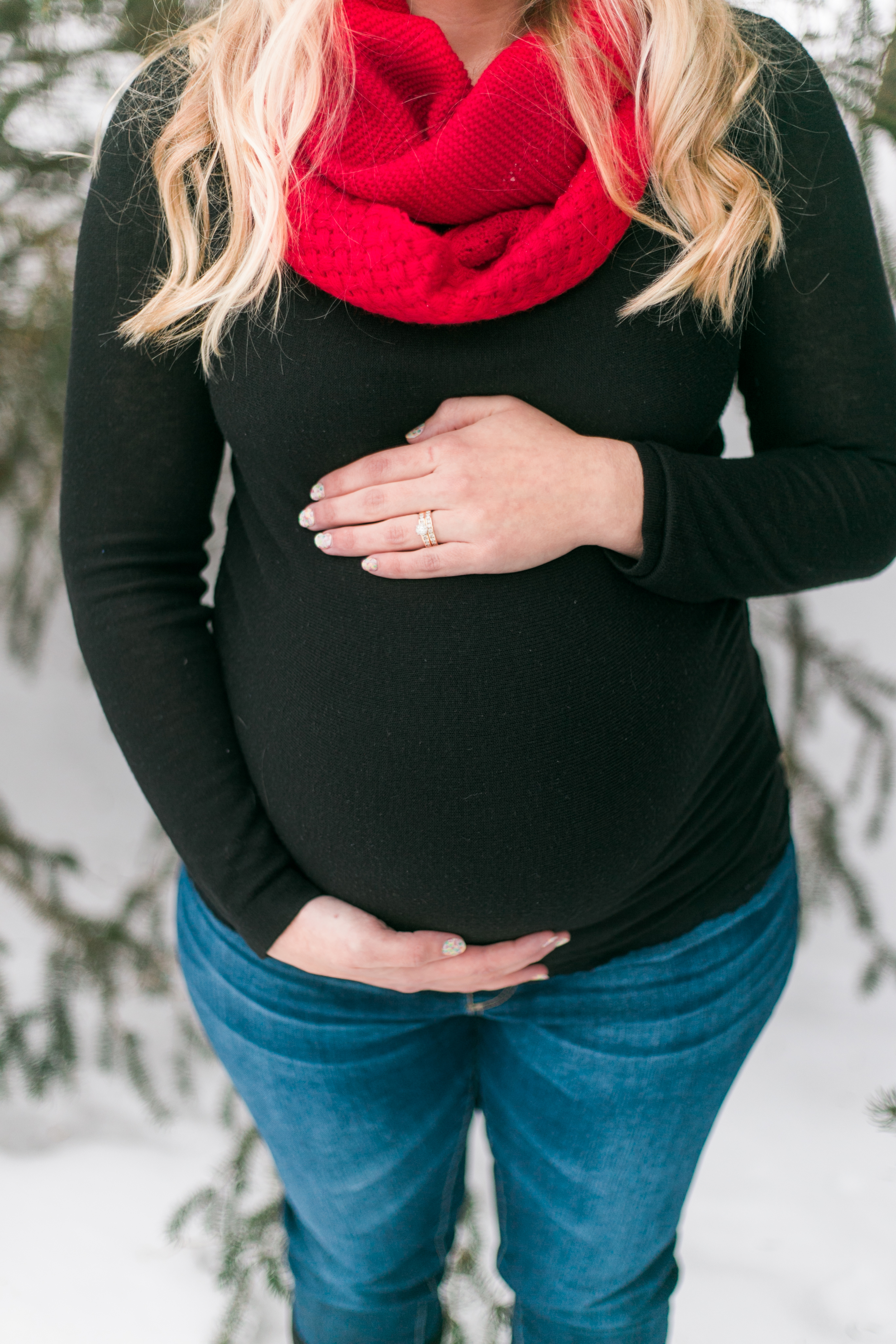 outdoor winter maternity session pewaukee wisconsin vanessa wyler