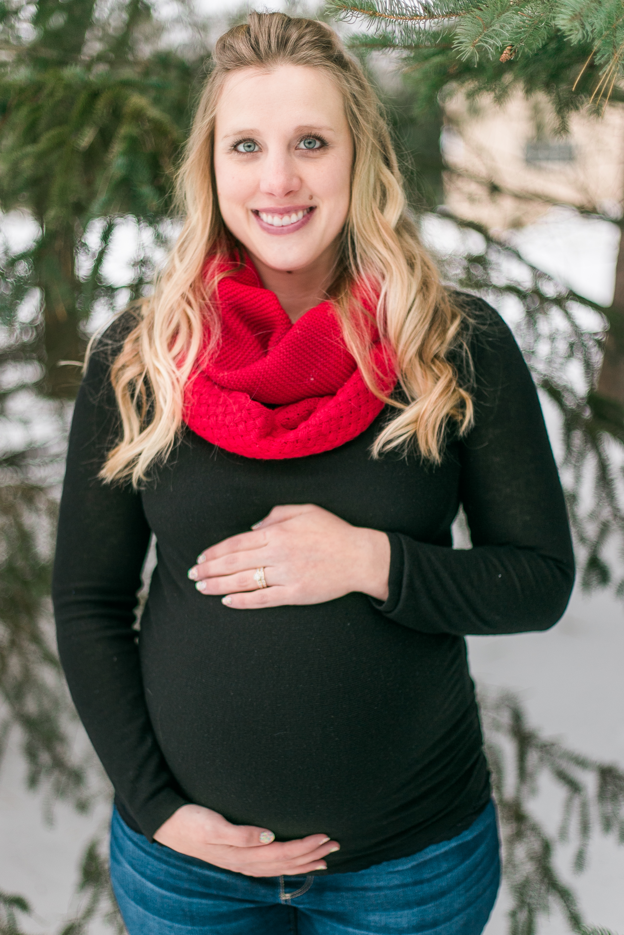 outdoor winter maternity session pewaukee wisconsin vanessa wyler