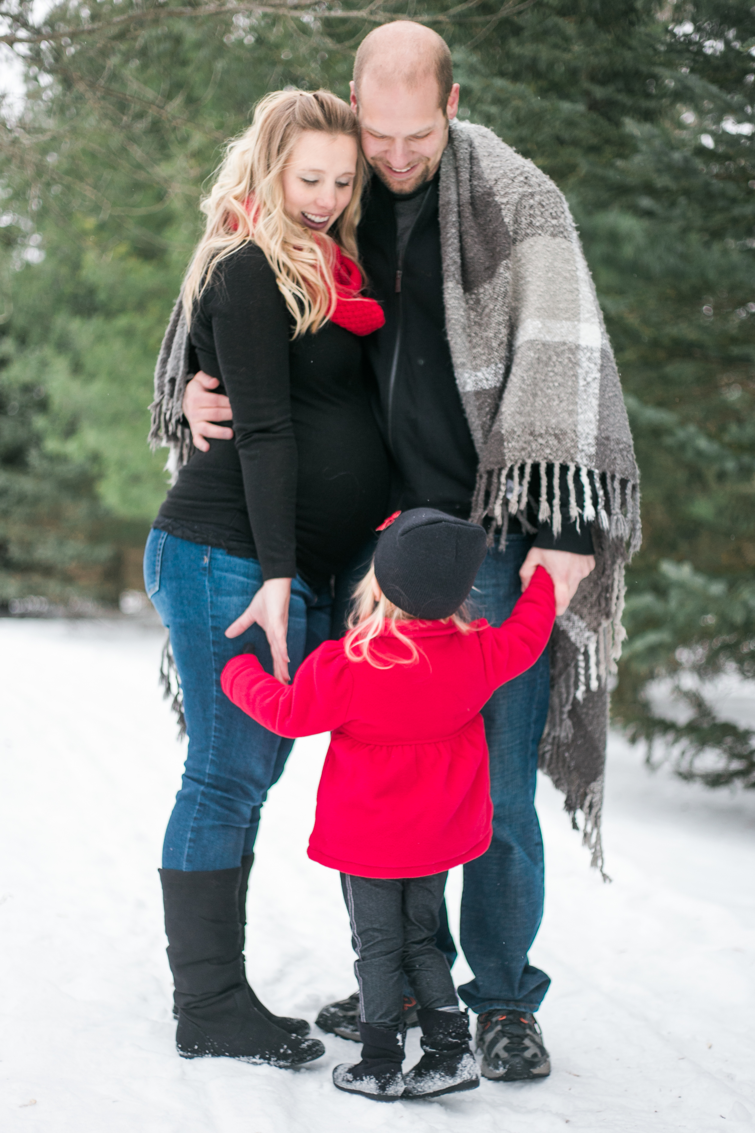 outdoor winter maternity session pewaukee wisconsin vanessa wyler