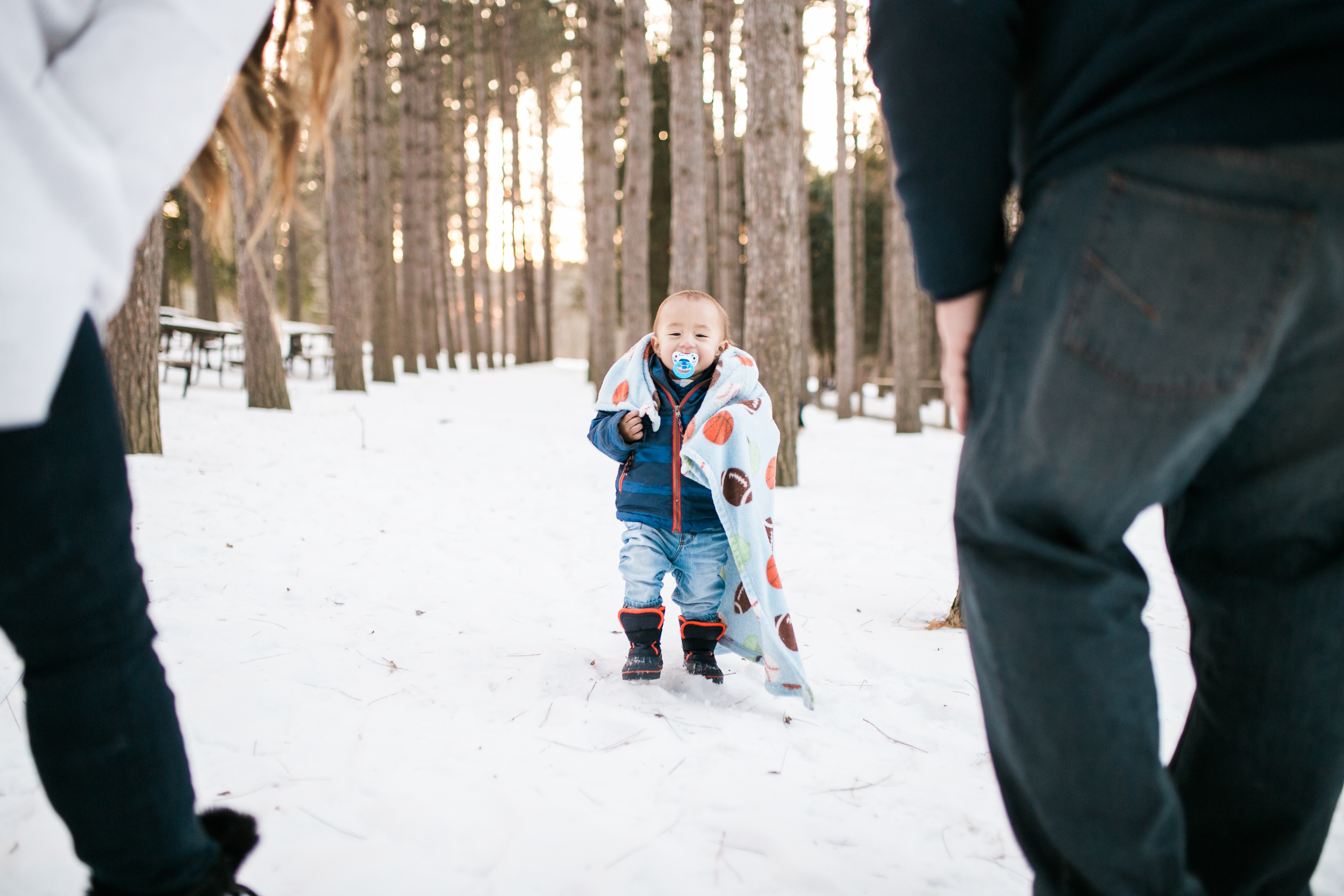 winter family photography session vanessa wyler photography pewaukee waukesha