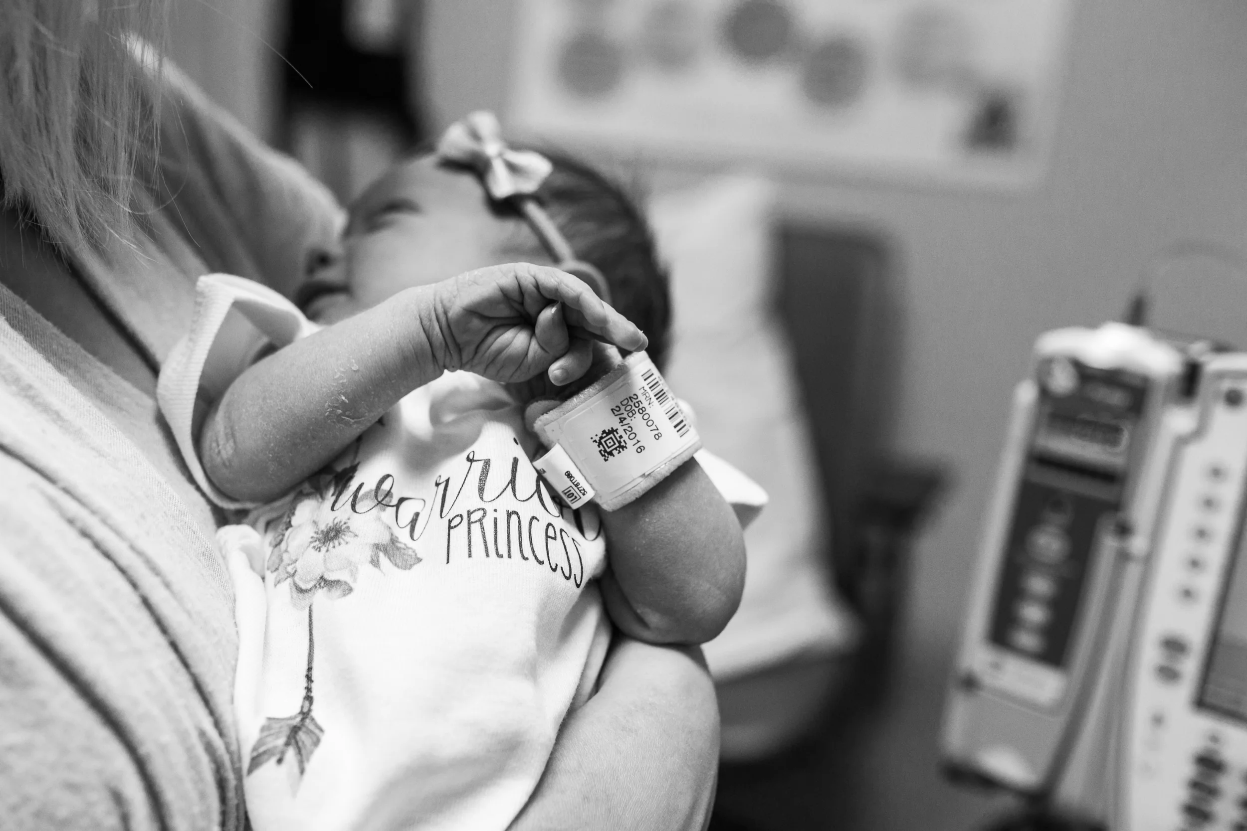 vanessa wyler newborn photography children's hospital wisconsin