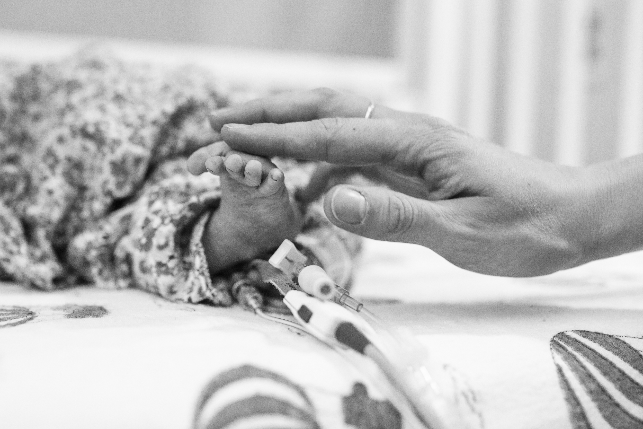 vanessa wyler newborn photography children's hospital wisconsin