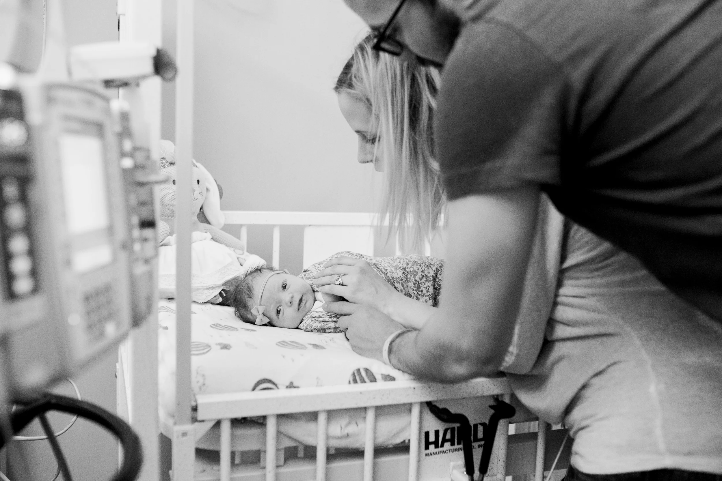 vanessa wyler newborn photography children's hospital wisconsin