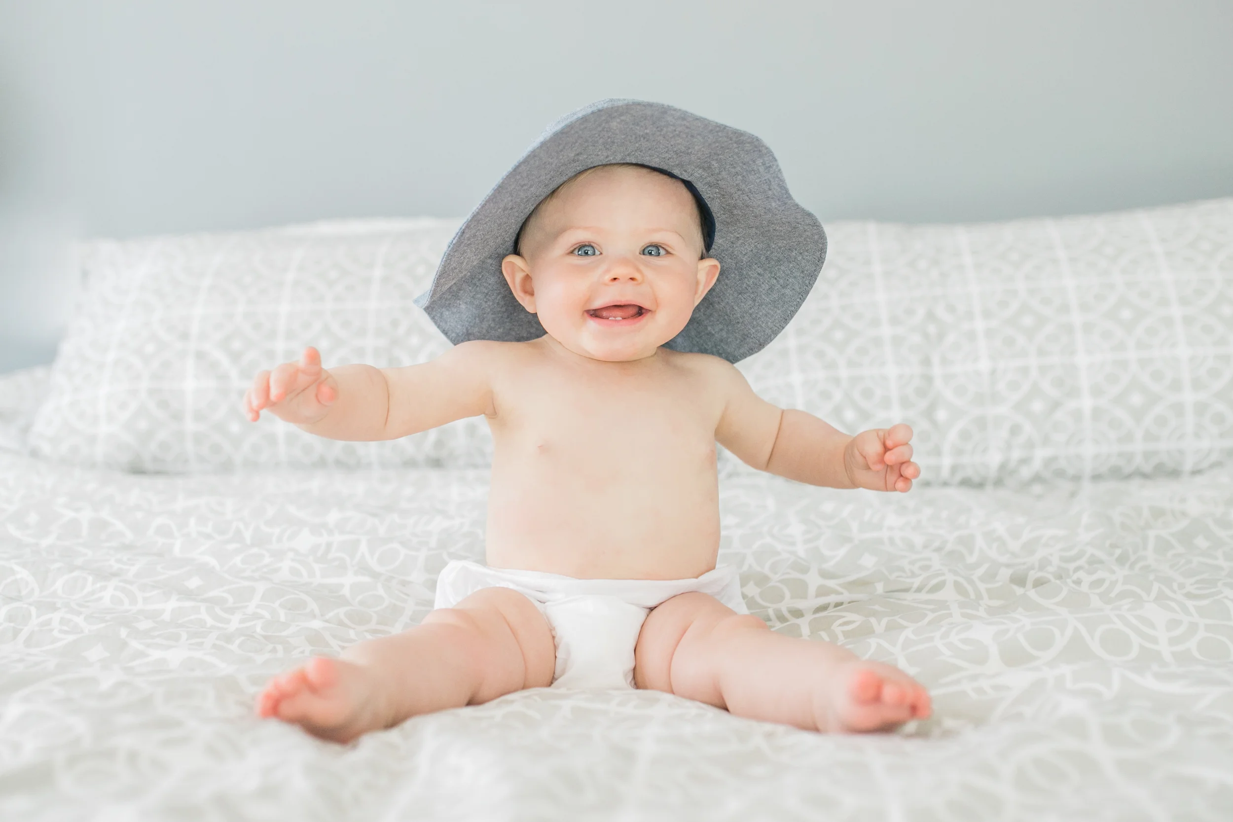 vanessa wyler 6 month lifestyle photography pewaukee wisconsin