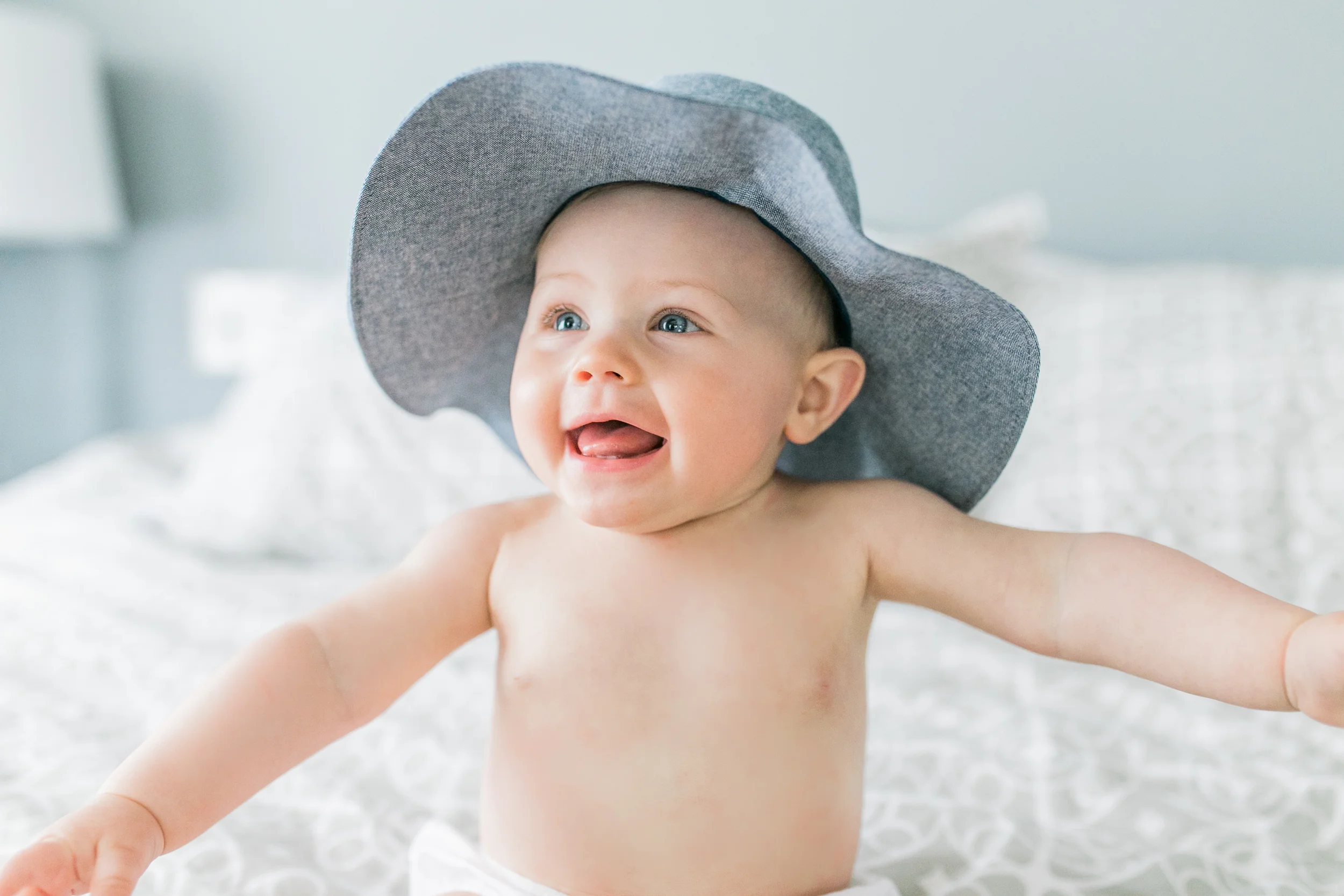 vanessa wyler 6 month lifestyle photography pewaukee wisconsin