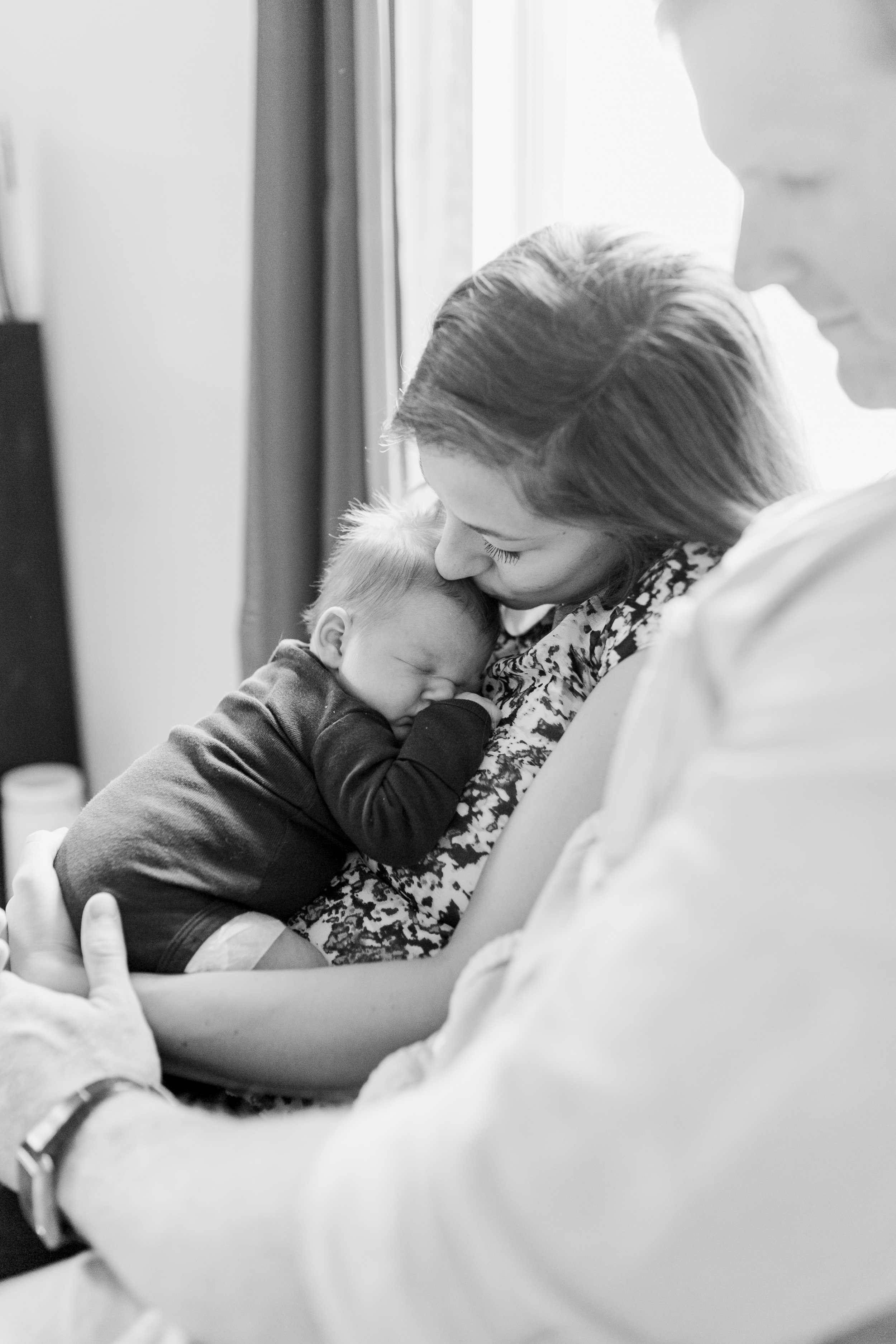 vanessa wyler photography pewaukee oconomowoc newborn lifestyle photos light airy nursery baby animals