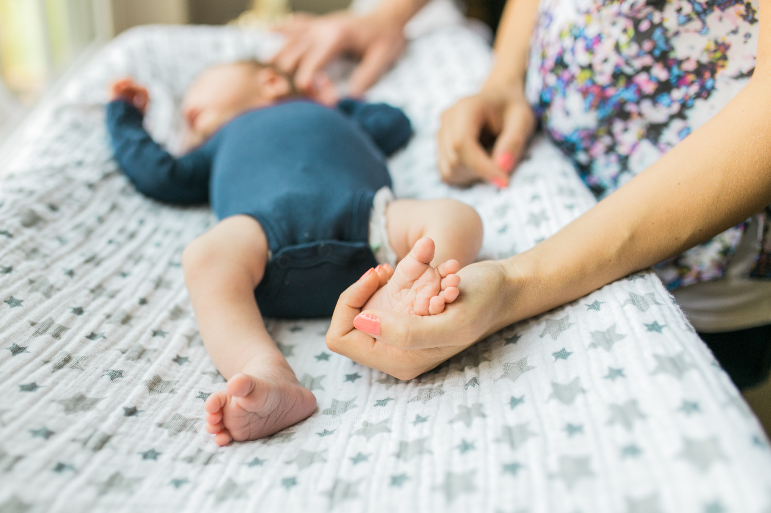 vanessa wyler photography pewaukee oconomowoc newborn lifestyle photos light airy nursery baby animals