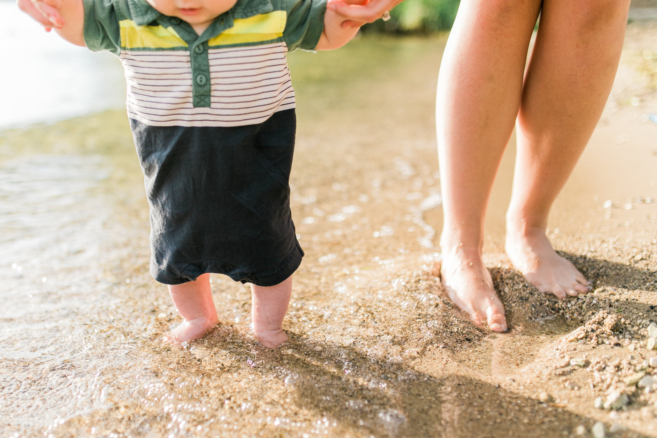 vanessa wyler pewaukee family photography nagawaukee park delafield 6 months old