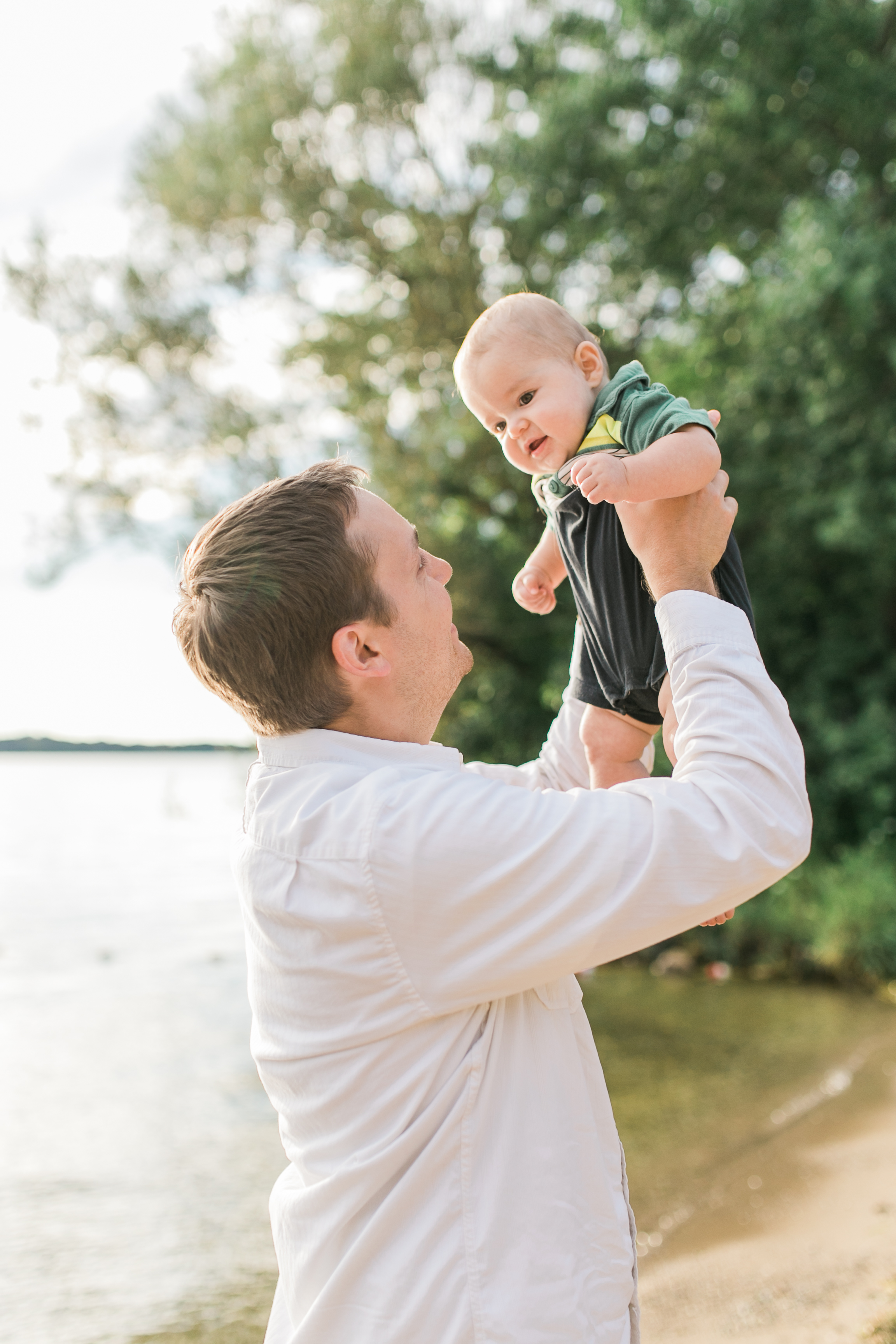 vanessa wyler pewaukee family photography nagawaukee park delafield 6 months old