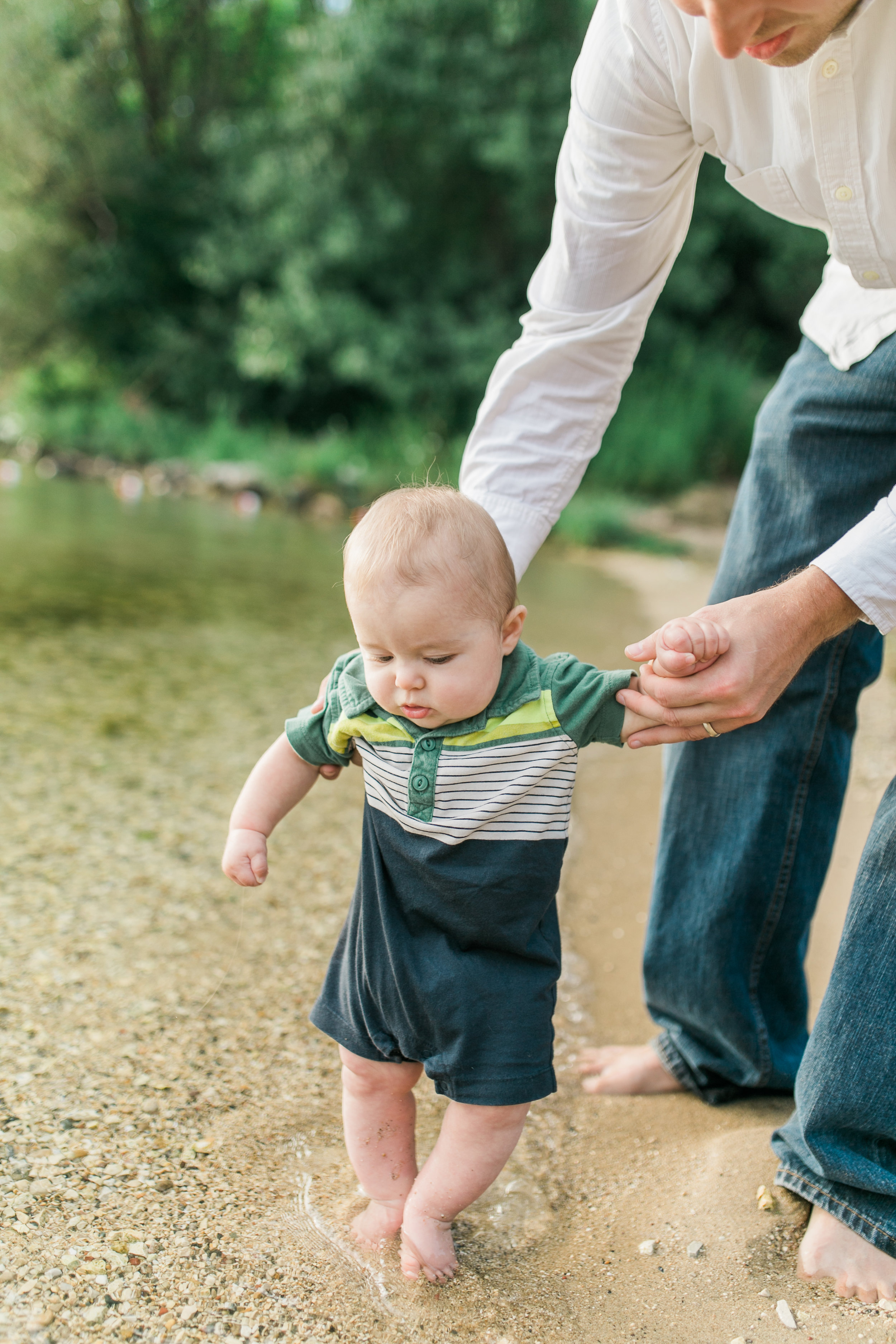 vanessa wyler pewaukee family photography nagawaukee park delafield 6 months old