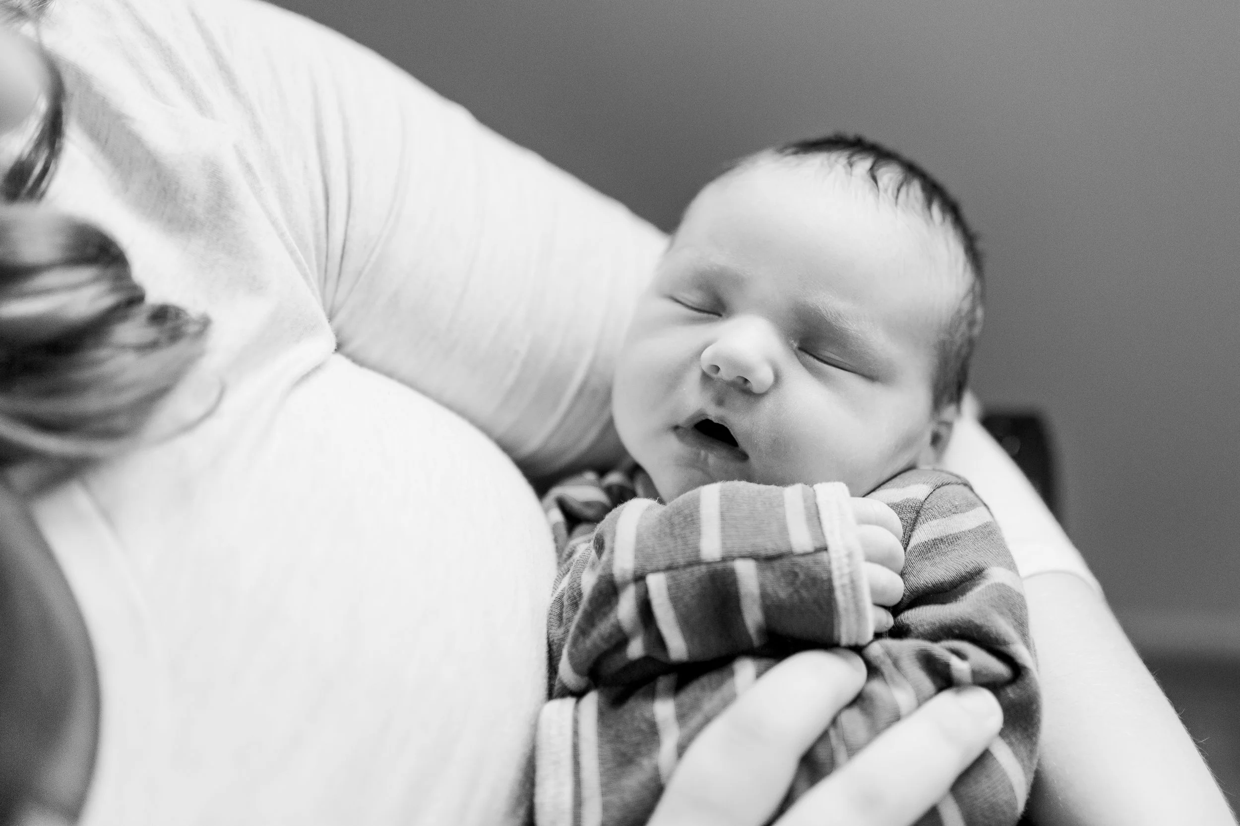 waukesha-in-home-newborn-photography-pewaukee-vanessa-wyler