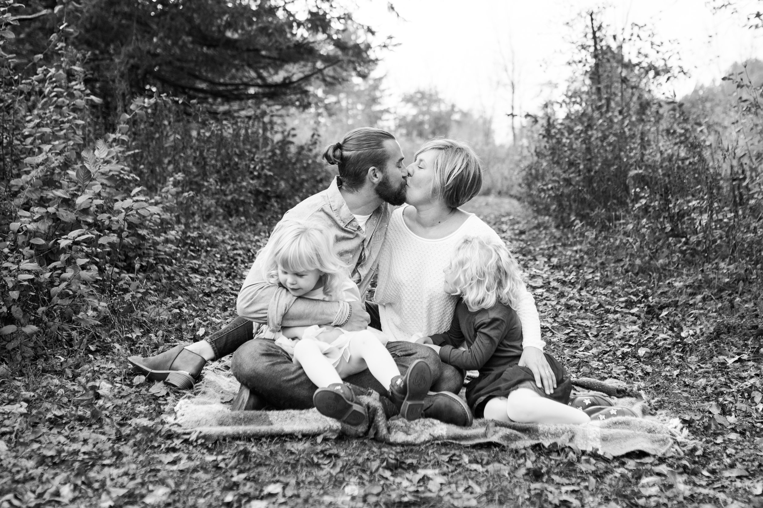 vanessa-wyler-photography-fall-mini-session-waukesha-retzer-nature-center