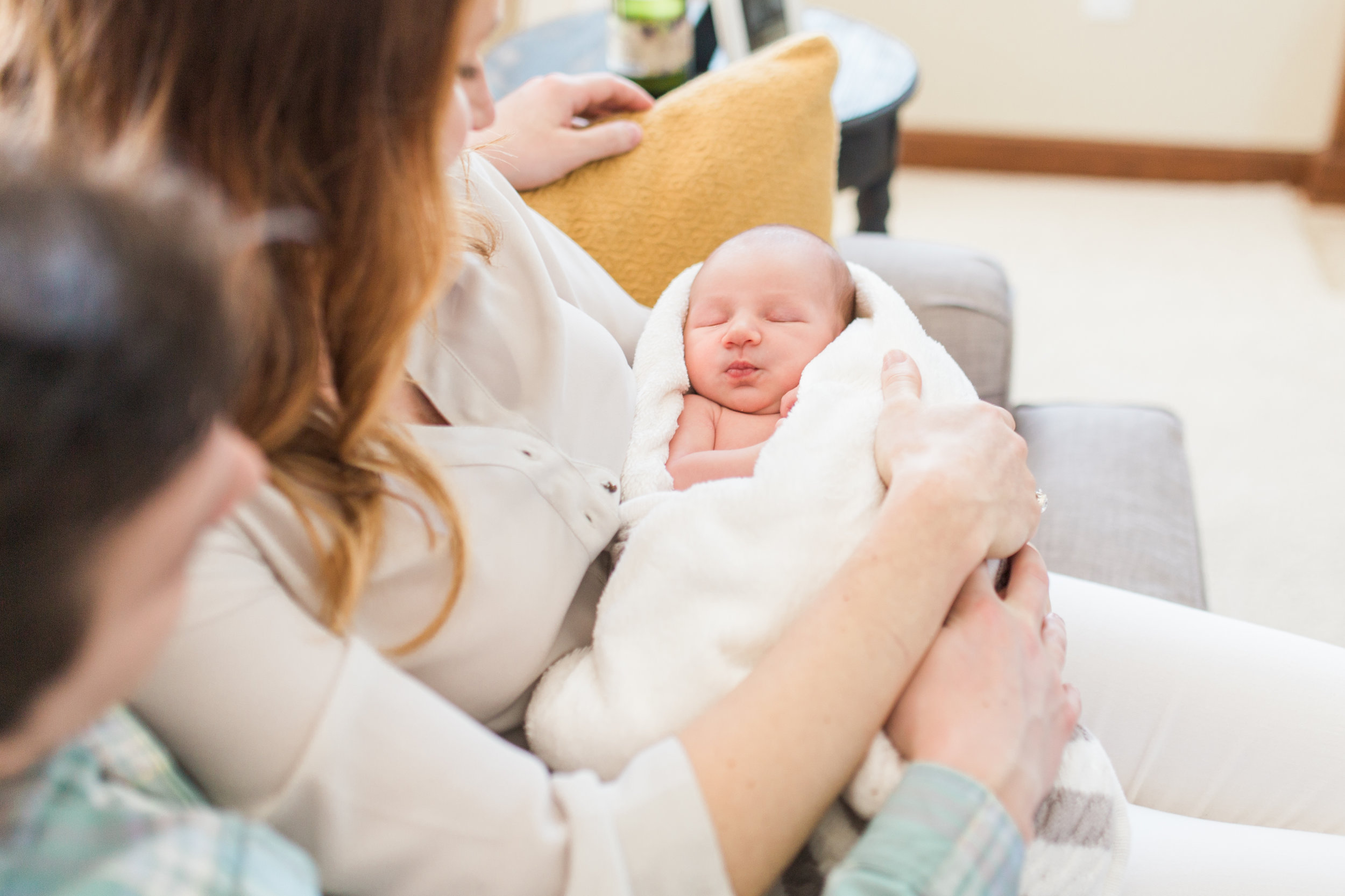 vanessa-wyler-lifestyle-newborn-photography-pewaukee