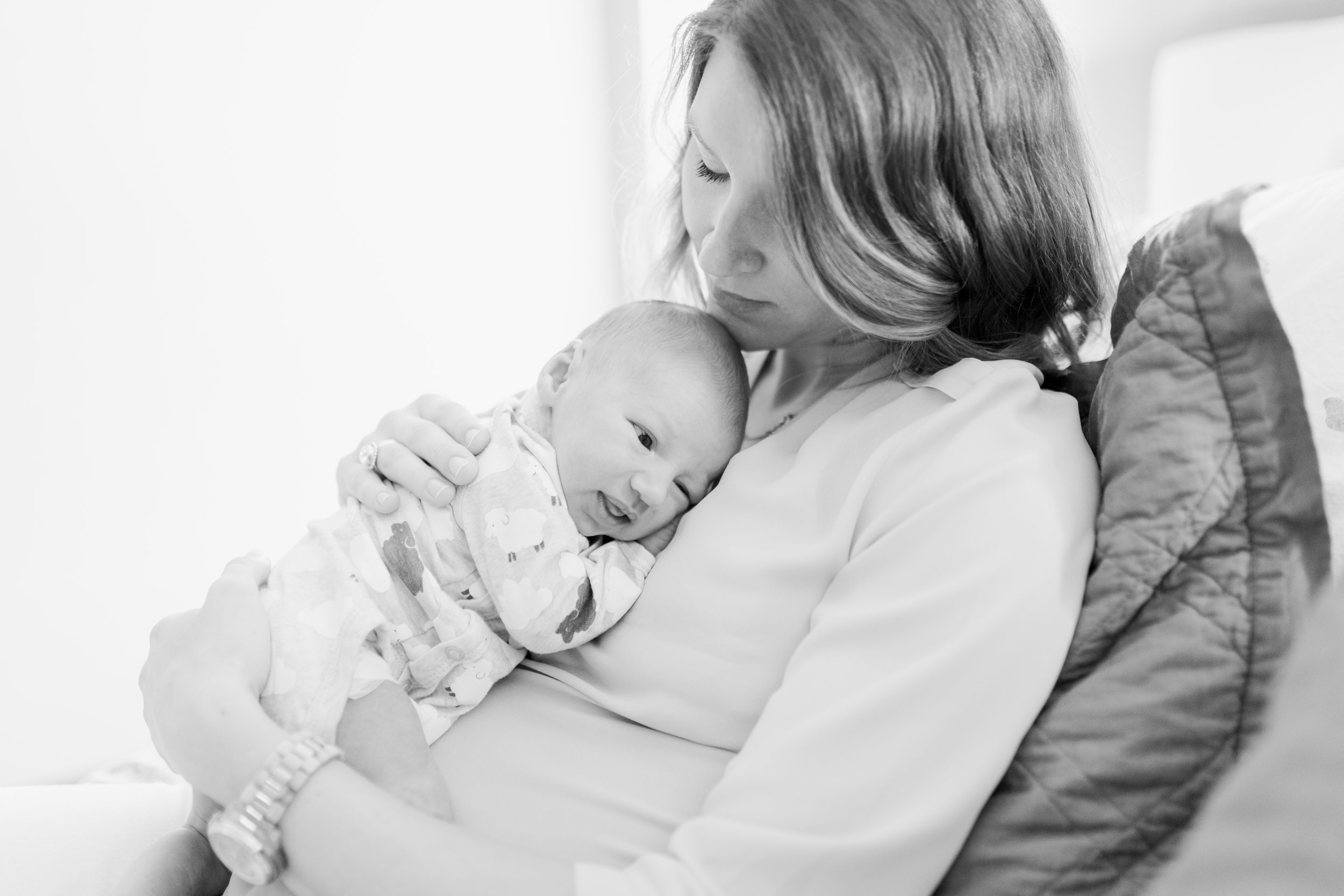 vanessa-wyler-lifestyle-newborn-photography-pewaukee