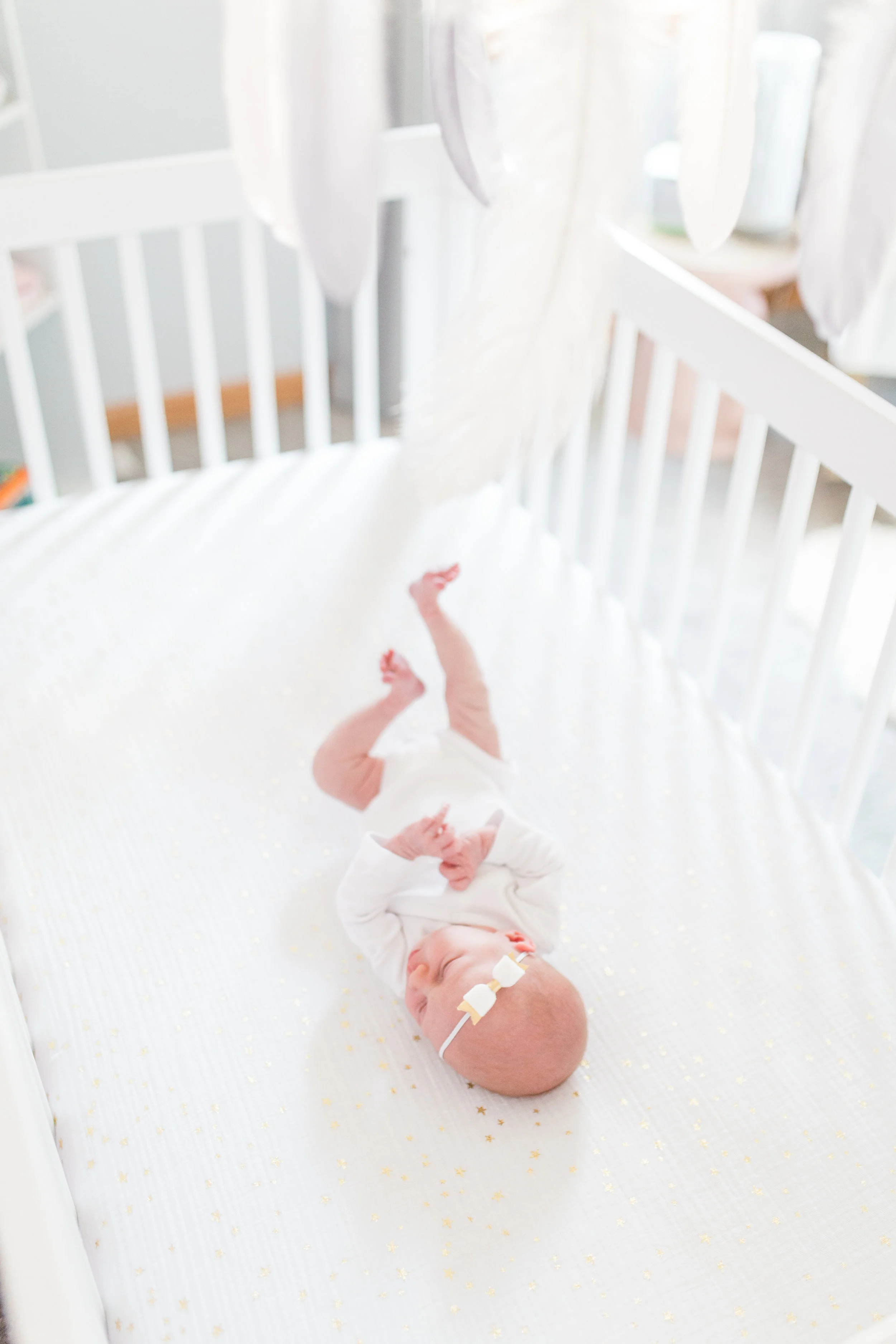vanessa wyler waukesha newborn photography lifestyle floral nursery wallpaper